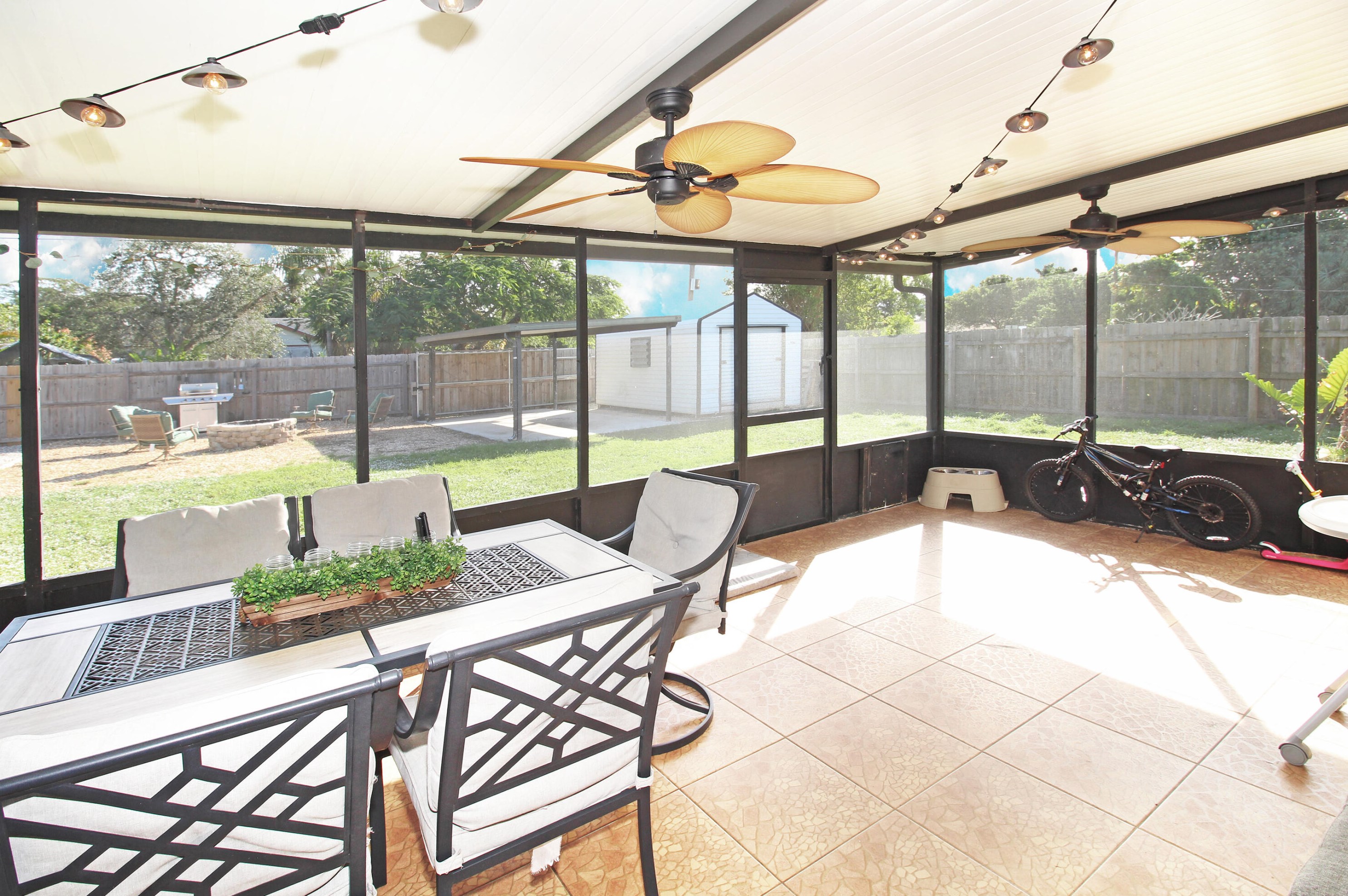 1322 Tropical Dr, Lake Worth FL 33460-5345 exterior