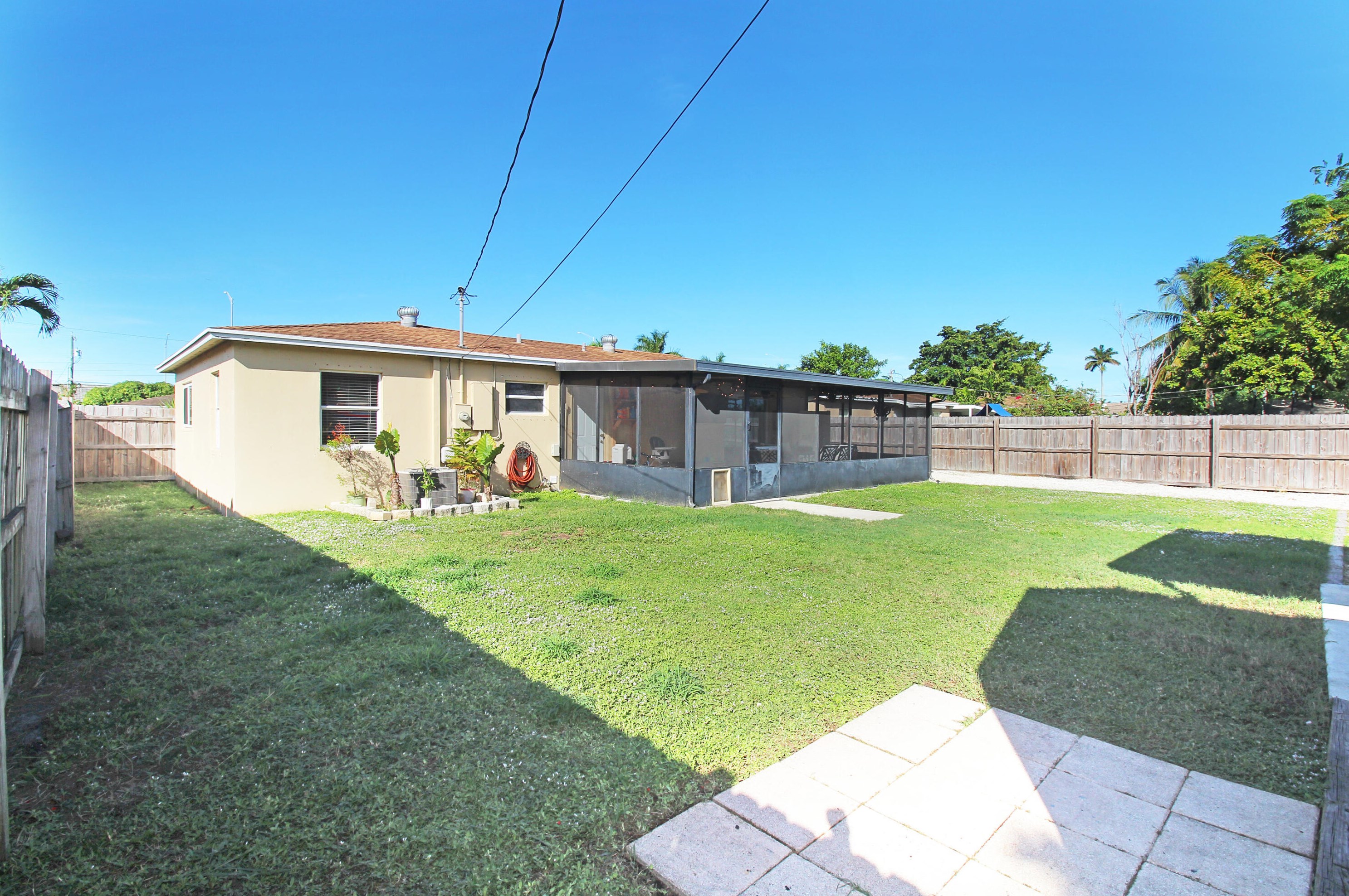 1322 Tropical Dr, Lake Worth FL 33460-5345 exterior