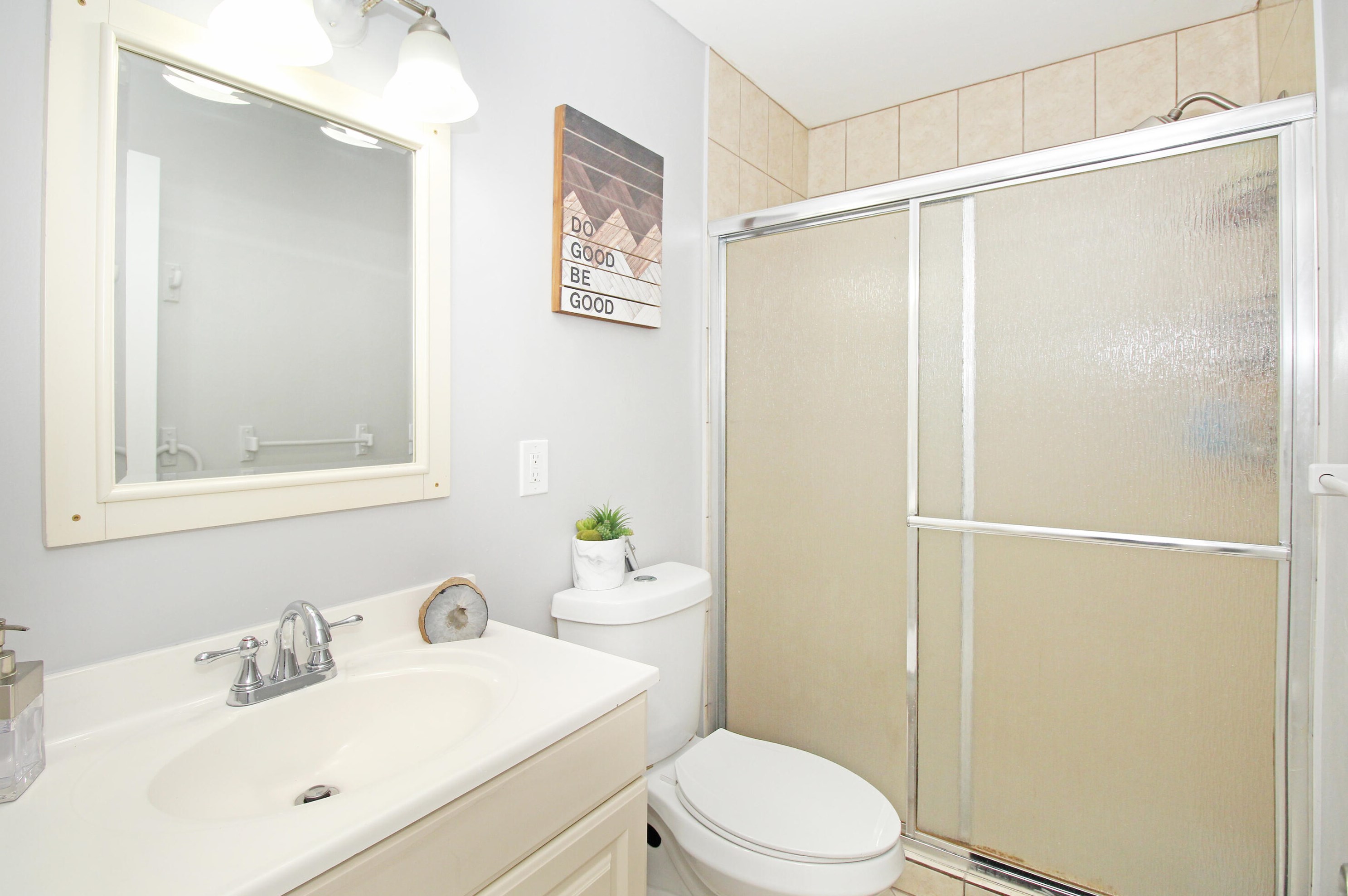 1322 Tropical Dr, Lake Worth FL 33460-5345 exterior