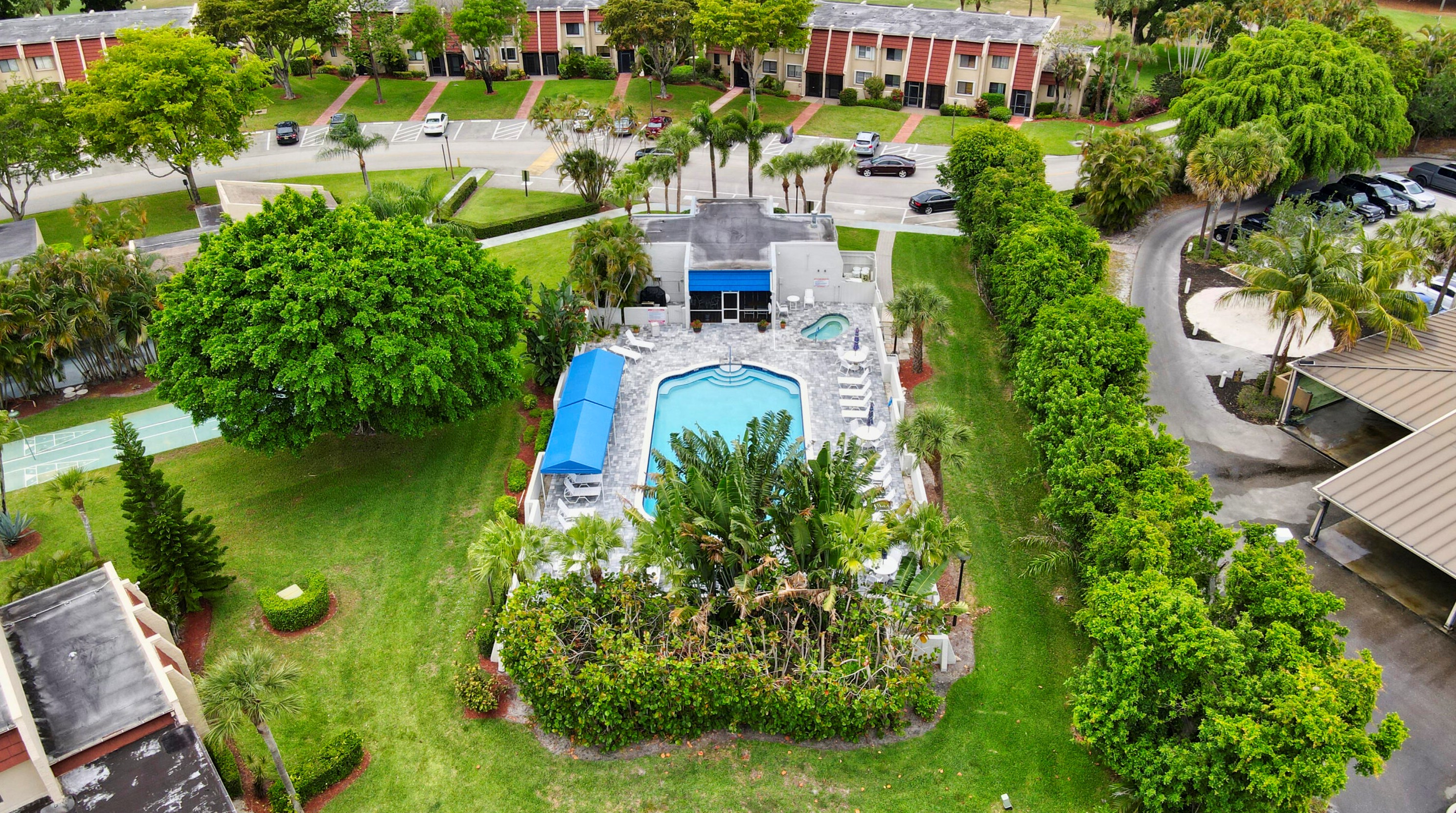 4465 Luxemburg Ct, Lake Worth FL  33467-5056 exterior