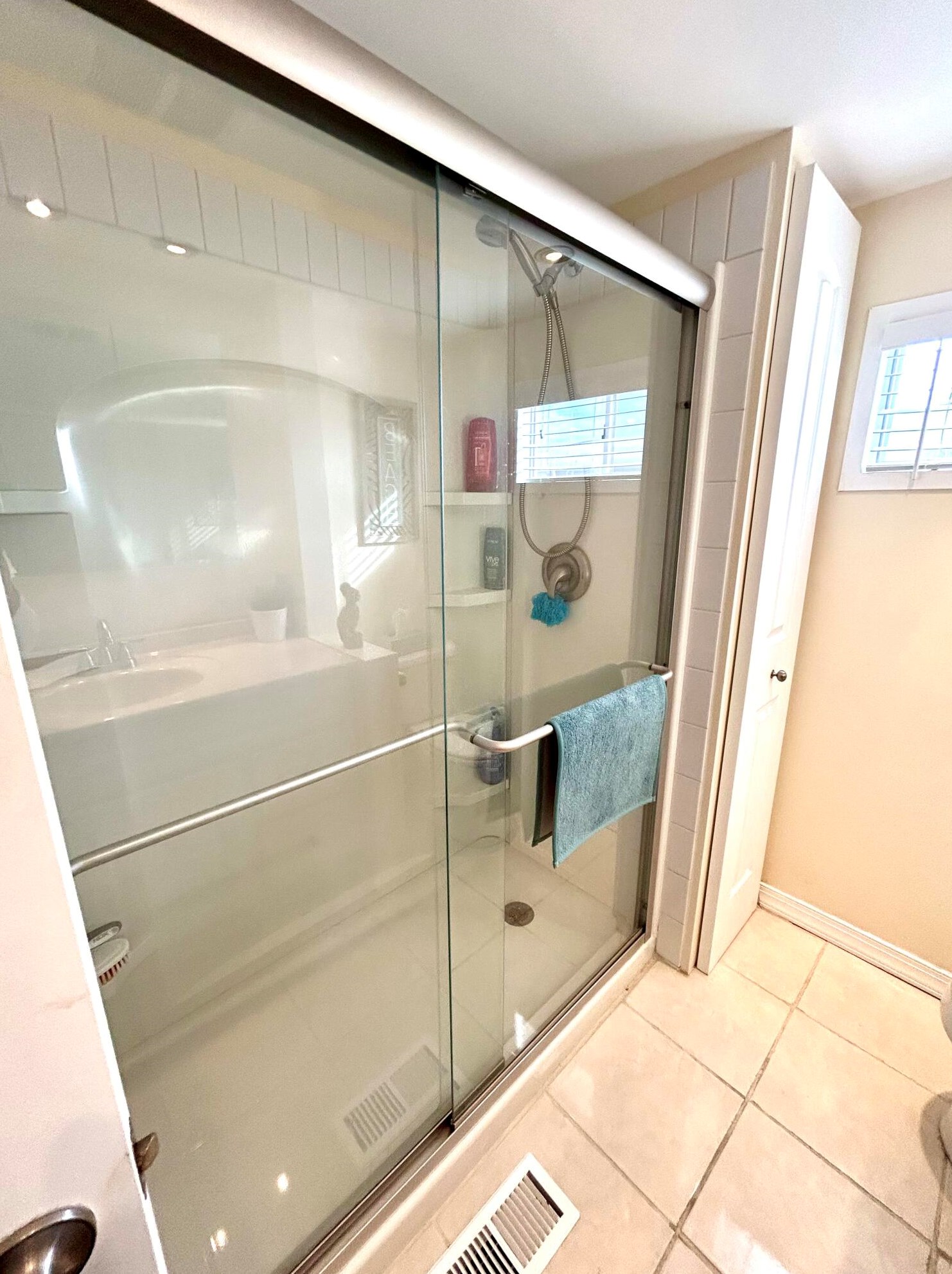 10008 Granada Bay, Boynton Beach FL  33436-2222 exterior