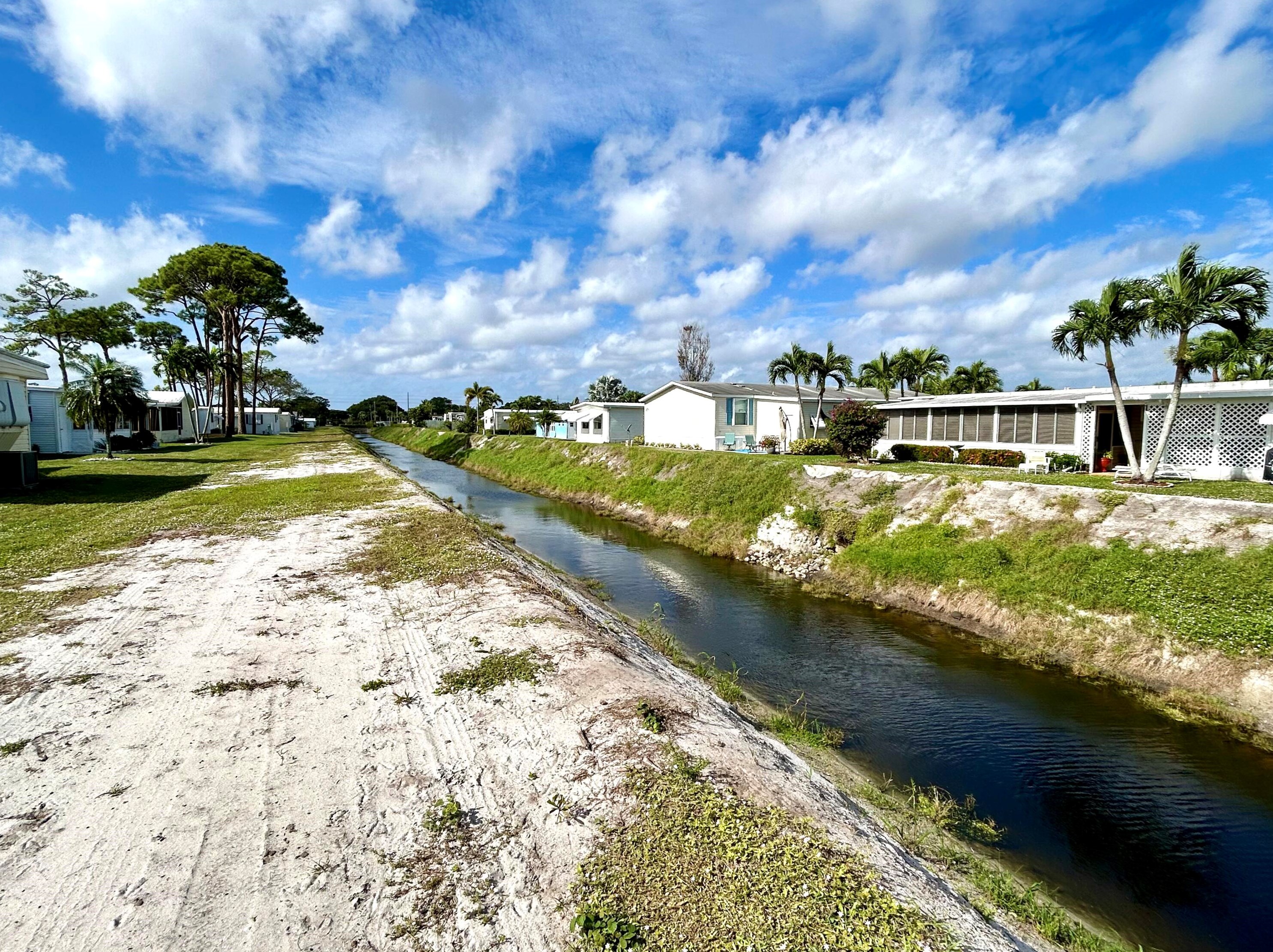 10008 Granada Bay, Boynton Beach FL  33436-2222 exterior