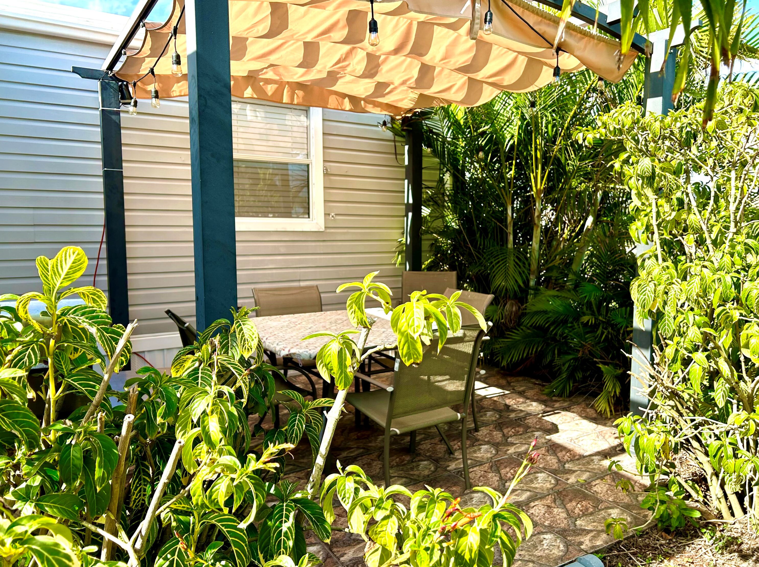 10008 Granada Bay, Boynton Beach FL  33436-2222 exterior