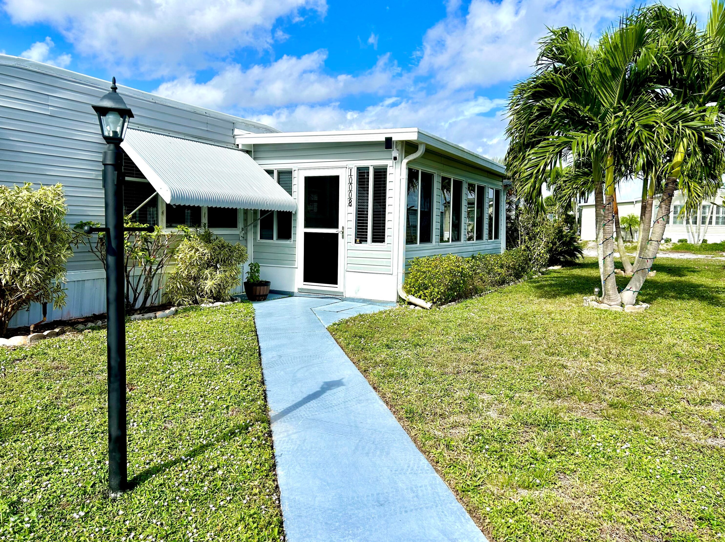 10008 Granada Bay, Boynton Beach FL  33436-2222 exterior