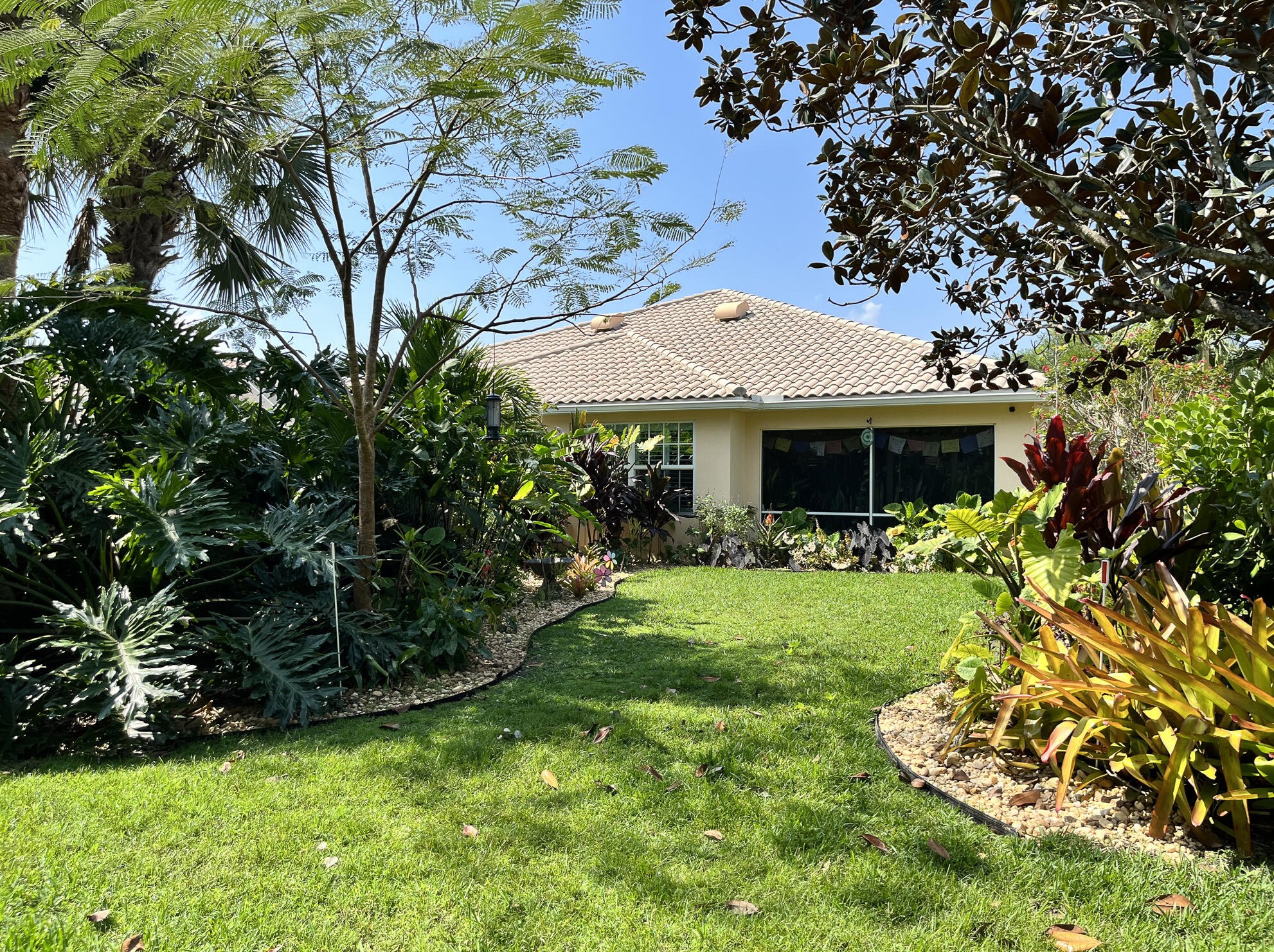 8623 Retreat Dr, Hobe Sound FL  33455-8958 exterior