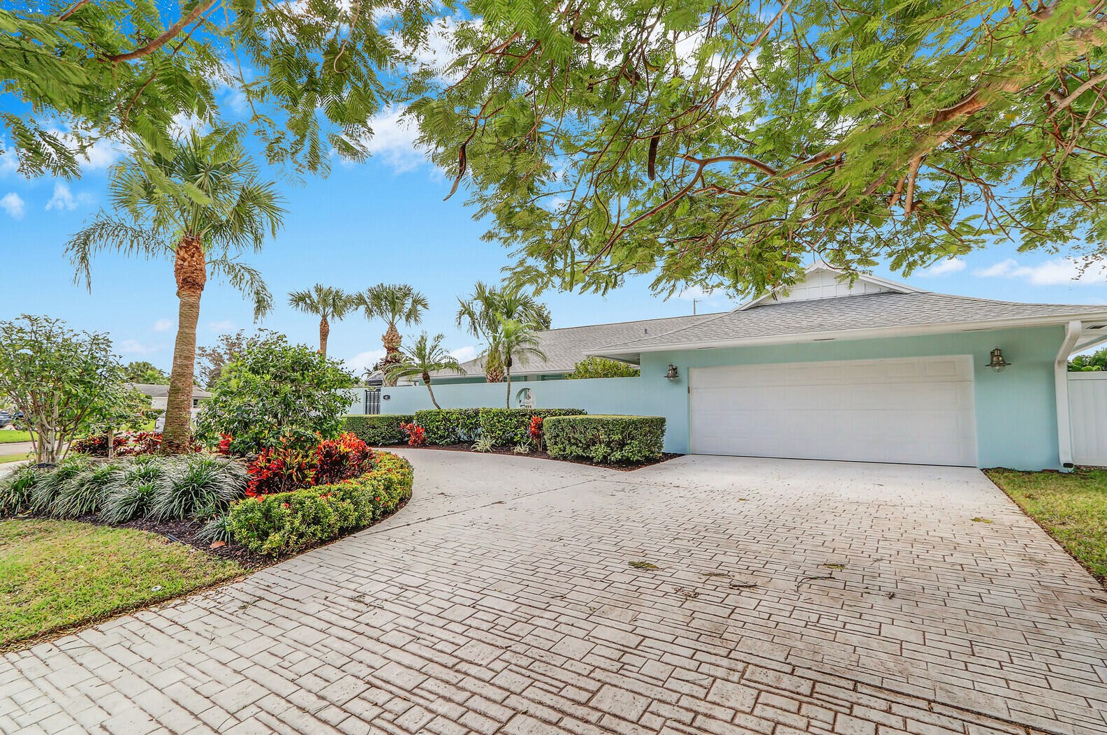 41 Golfview Dr, Jupiter FL 33469-1942 exterior