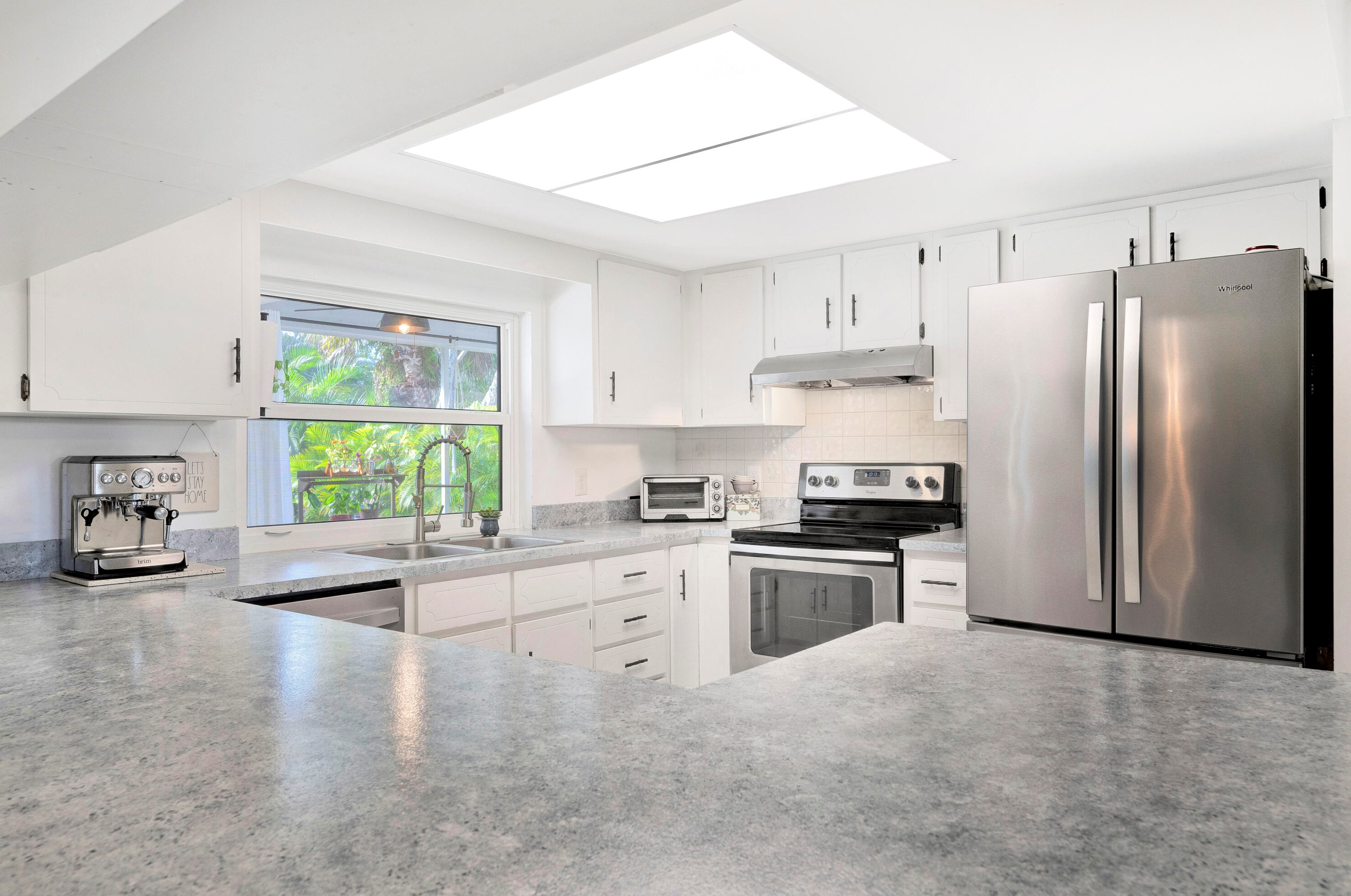 1104 12th Ter, Stuart FL  34994-9678 exterior