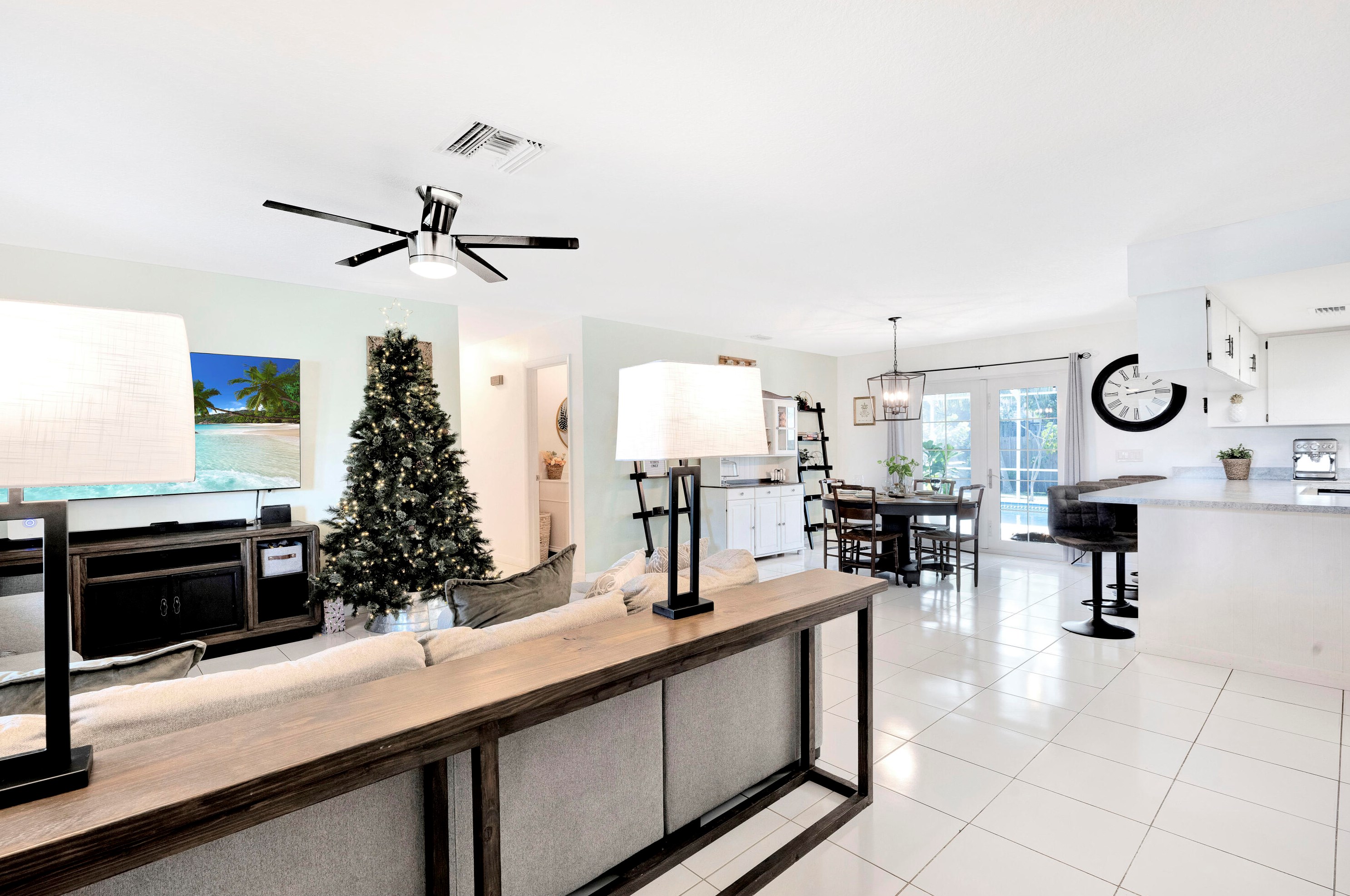 1104 12th Ter, Stuart FL  34994-9678 exterior