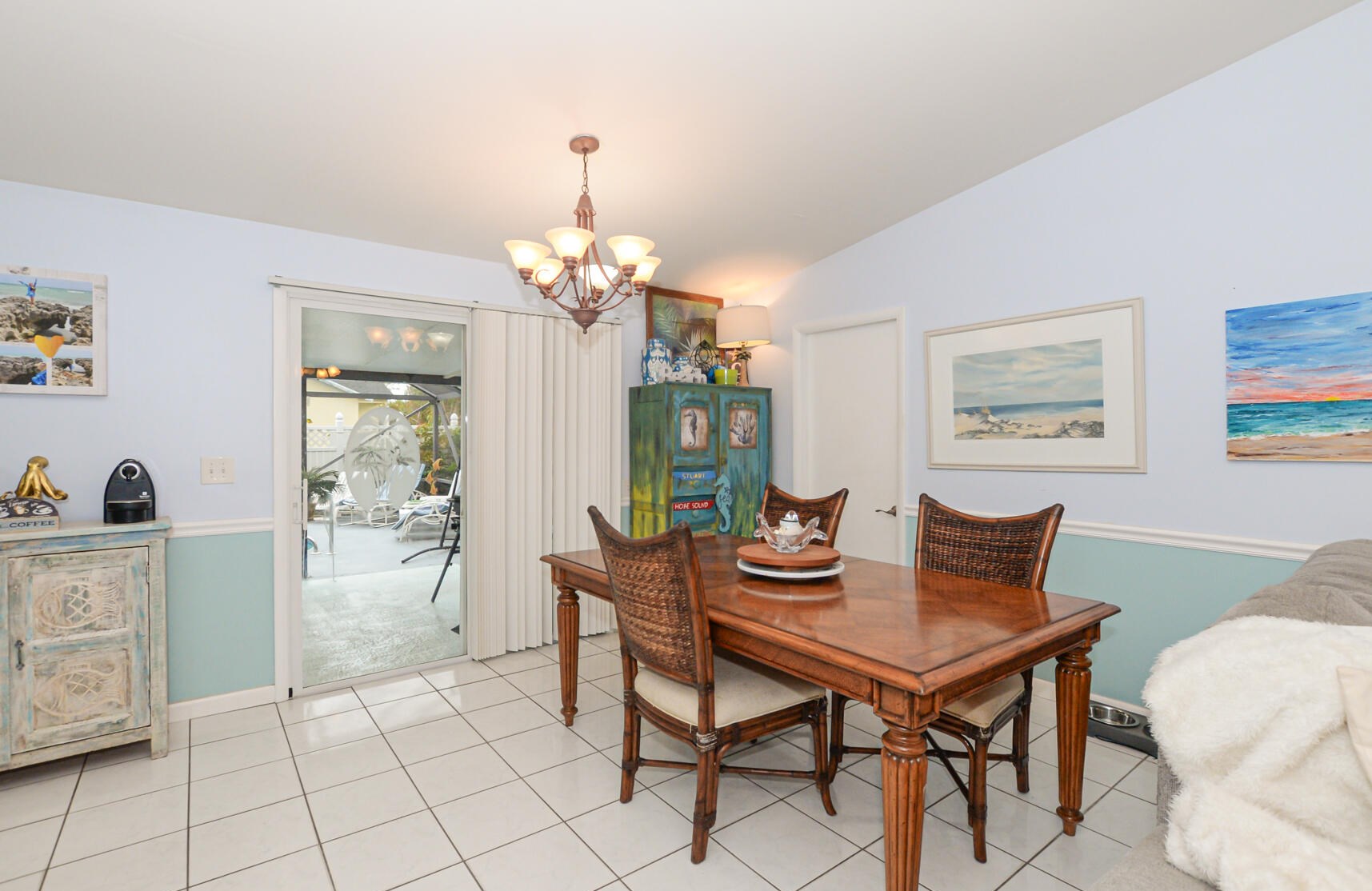 201 Thornhill Dr, Fort Pierce FL  34984-4467 exterior