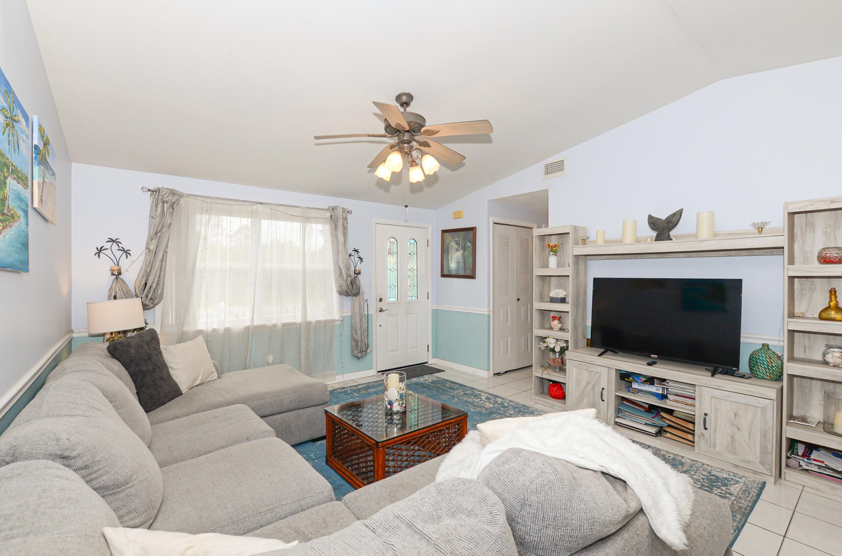 201 Thornhill Dr, Fort Pierce FL  34984-4467 exterior