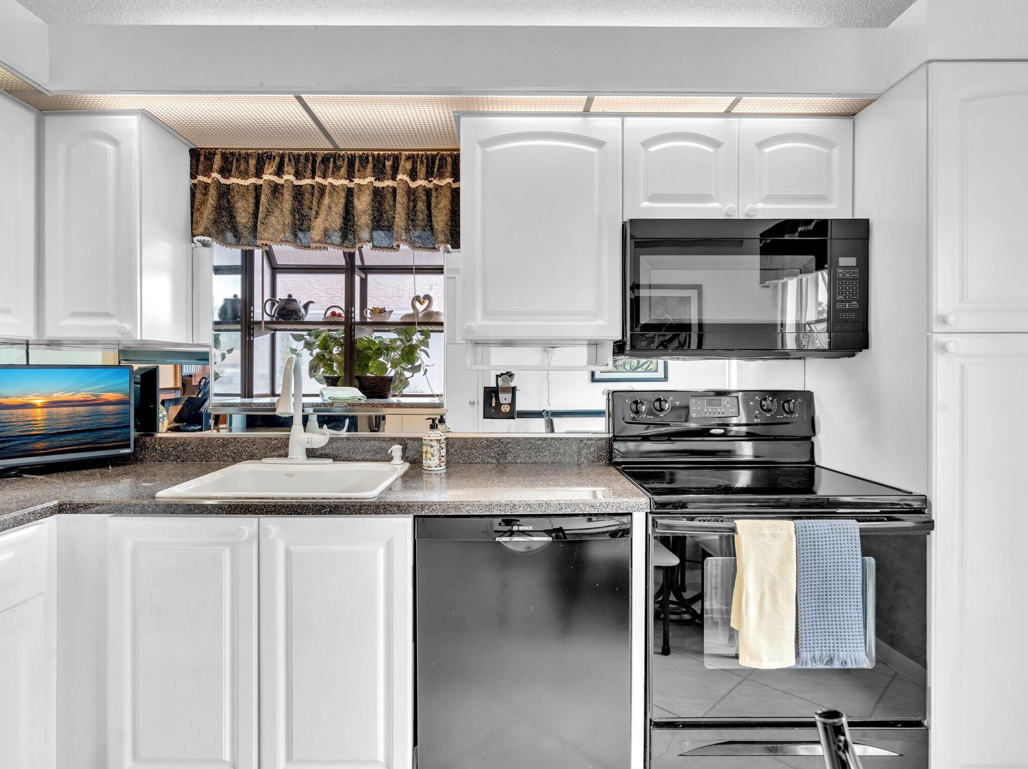 8625 Jasmine Way, Boca Raton FL 33496-5077 exterior