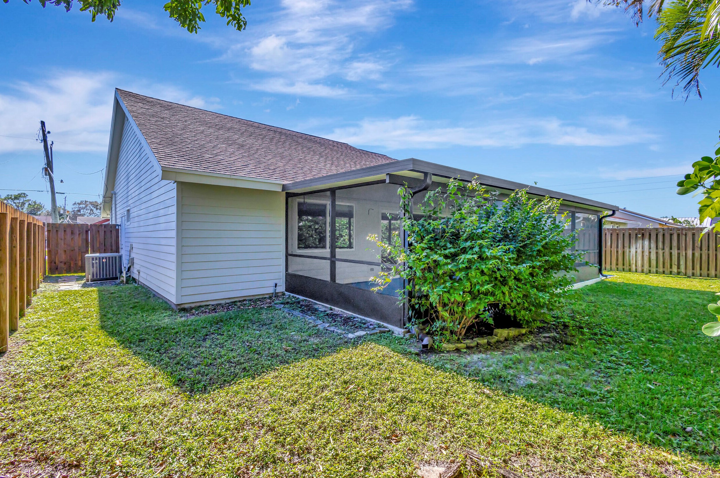 6335 Foster St, Jupiter FL  33458-6623 exterior