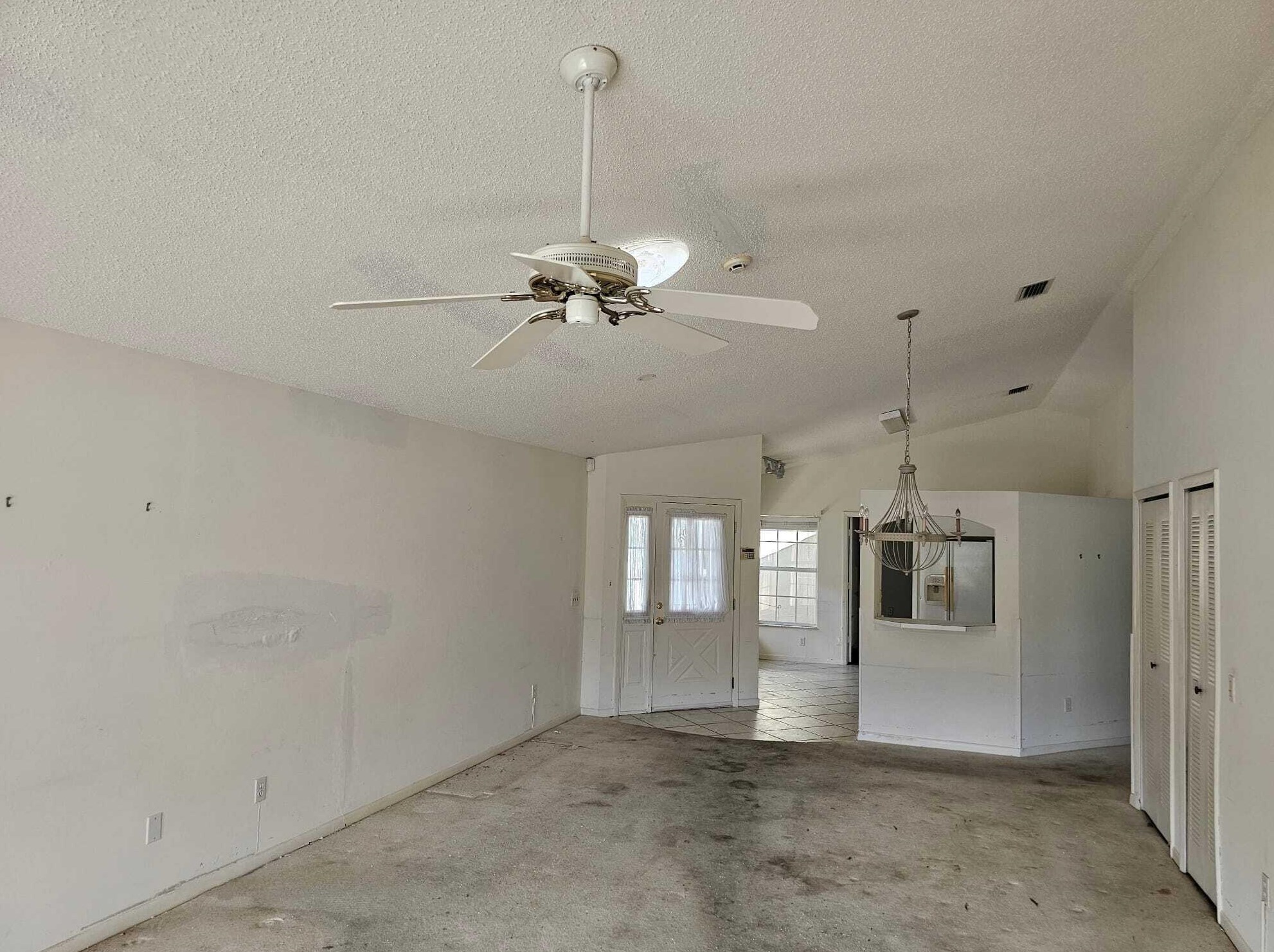 1158 Lombardy Dr, Fort Pierce FL  34986-2181 exterior