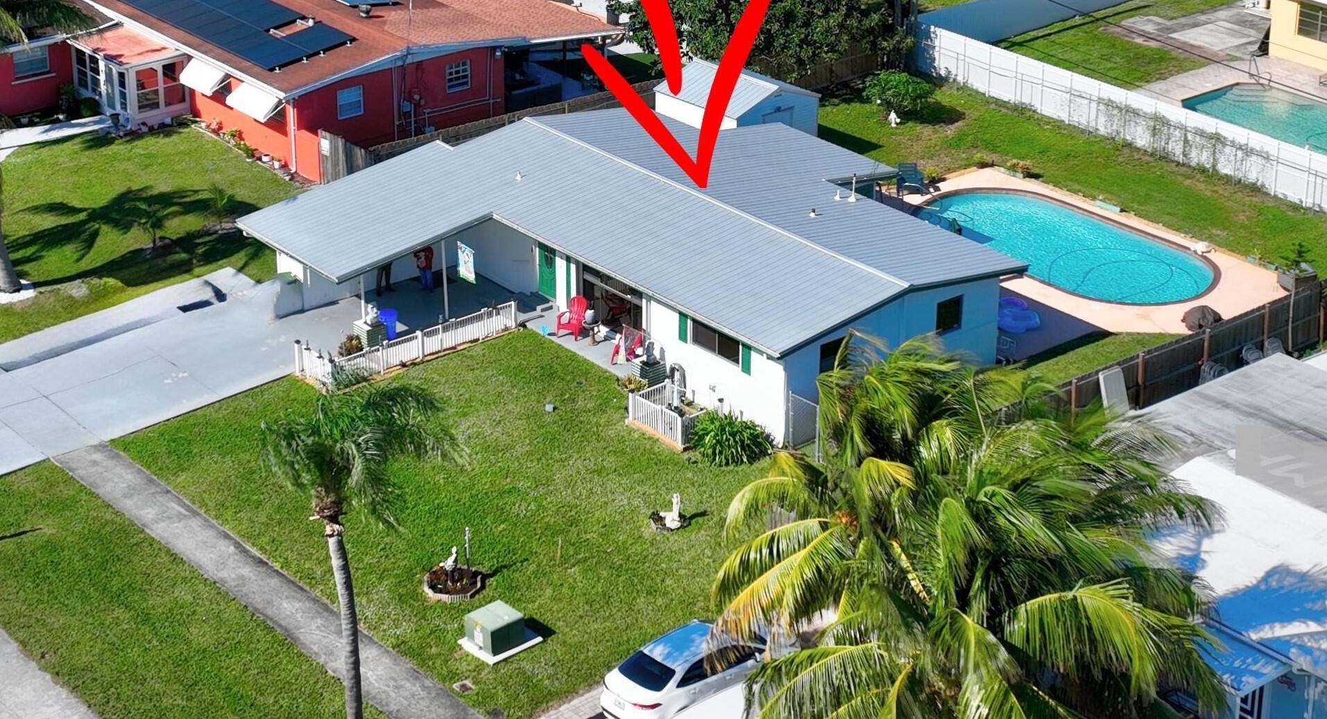 324 Lake Rd, Lake Worth FL  33461-1810 exterior