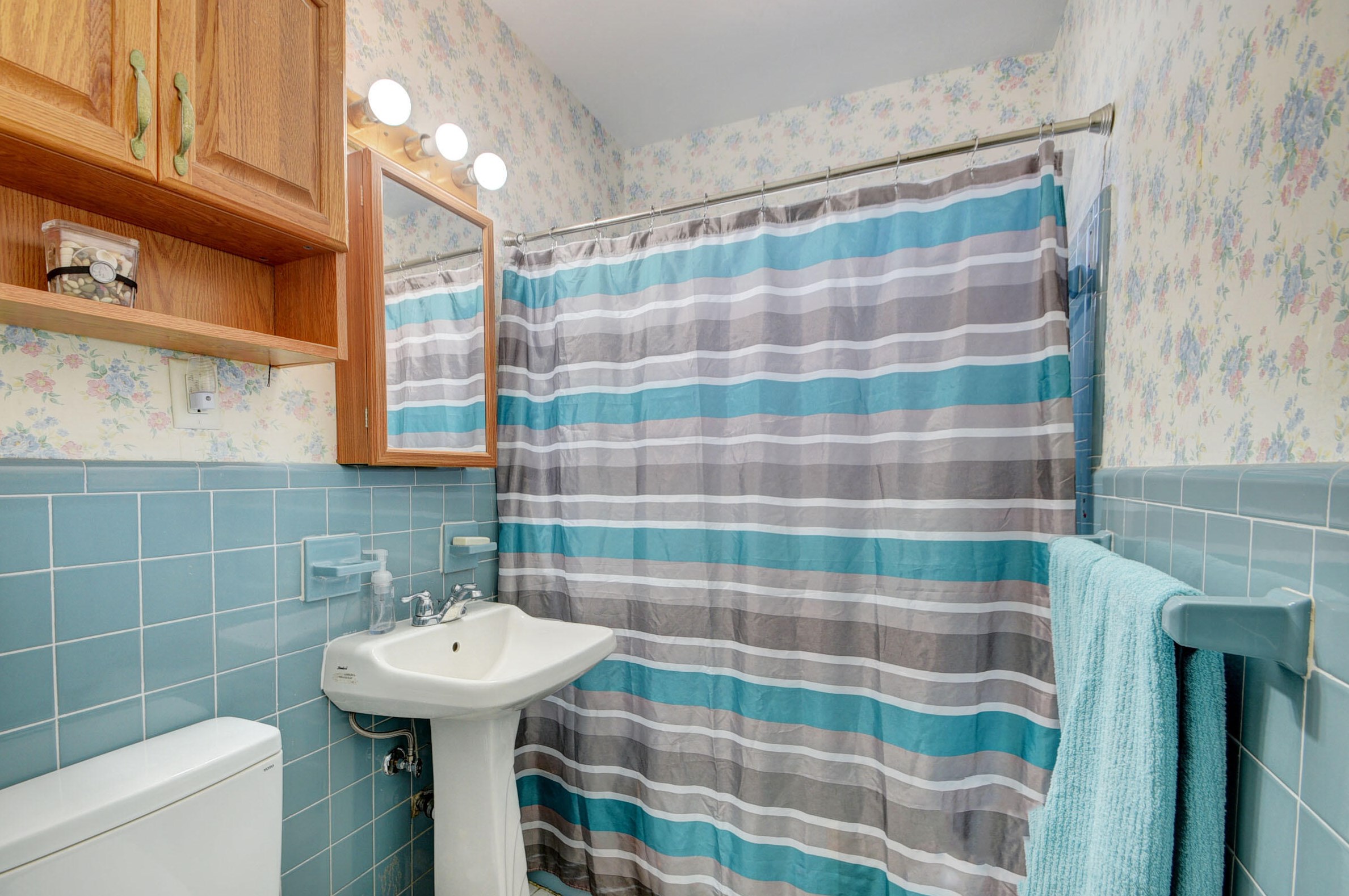 324 Lake Rd, Lake Worth FL  33461-1810 exterior