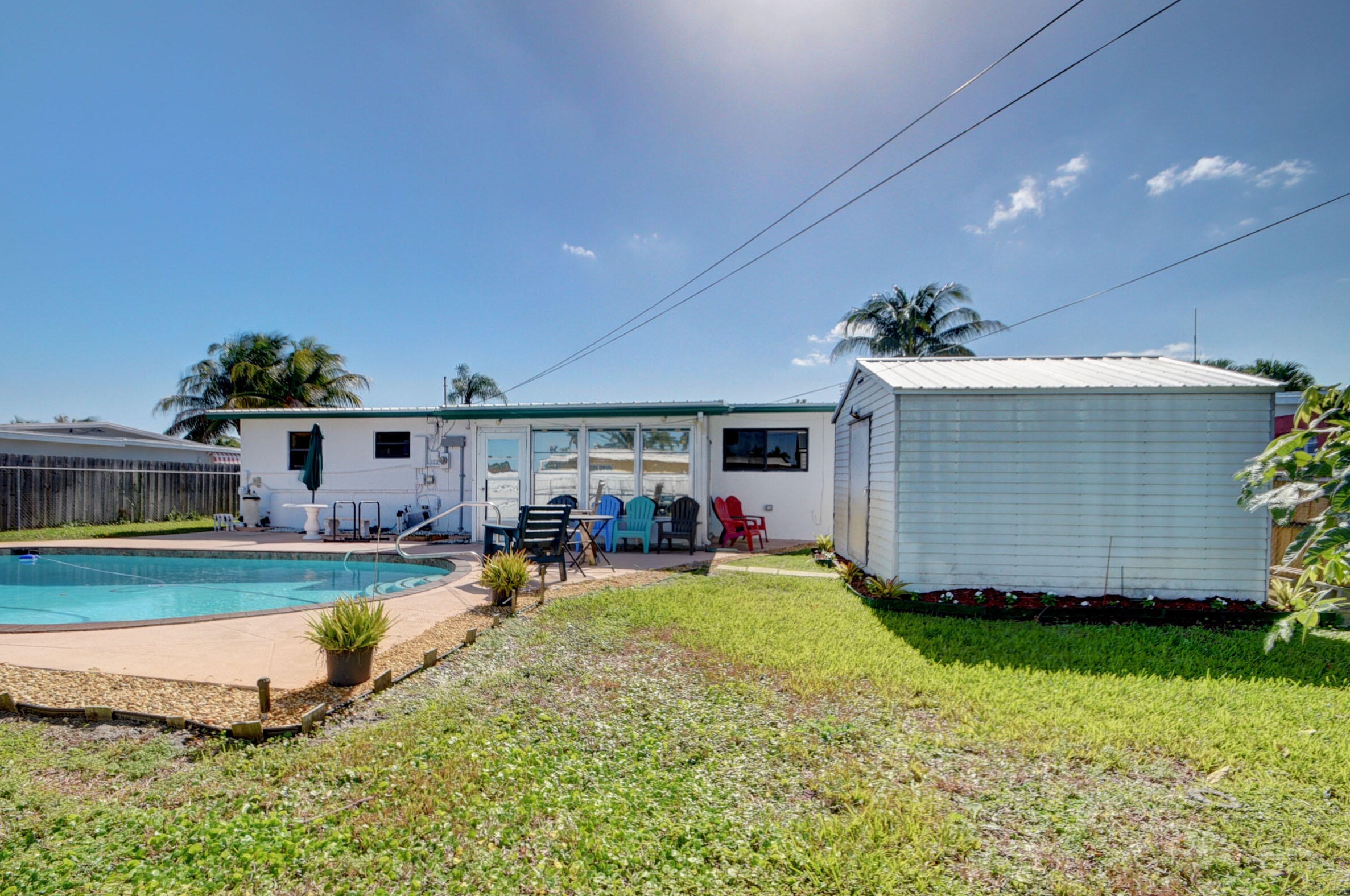 324 Lake Rd, Lake Worth FL  33461-1810 exterior
