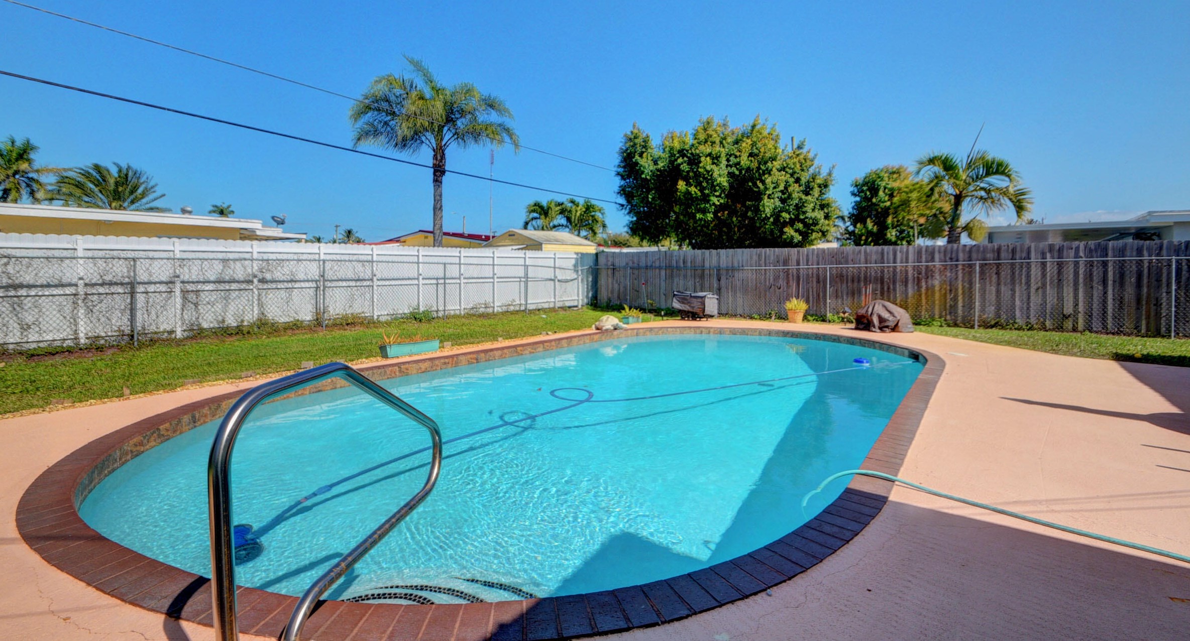 324 Lake Rd, Lake Worth FL  33461-1810 exterior