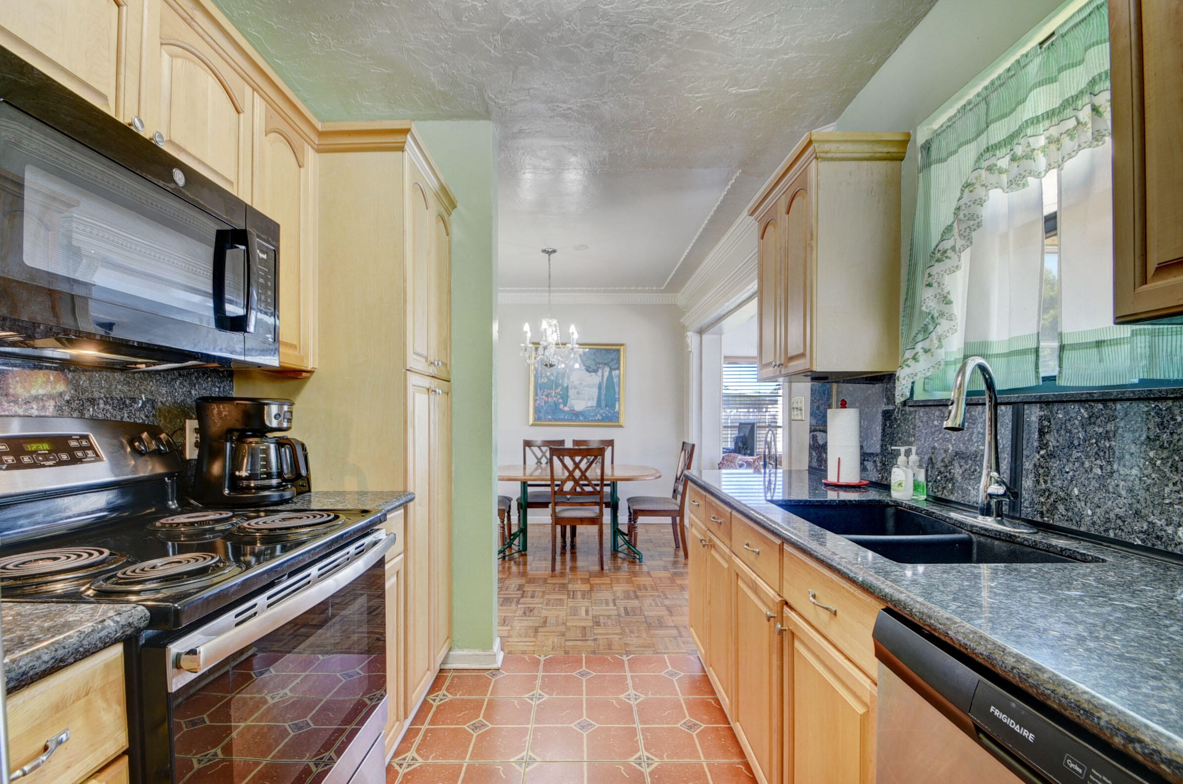 324 Lake Rd, Lake Worth FL  33461-1810 exterior