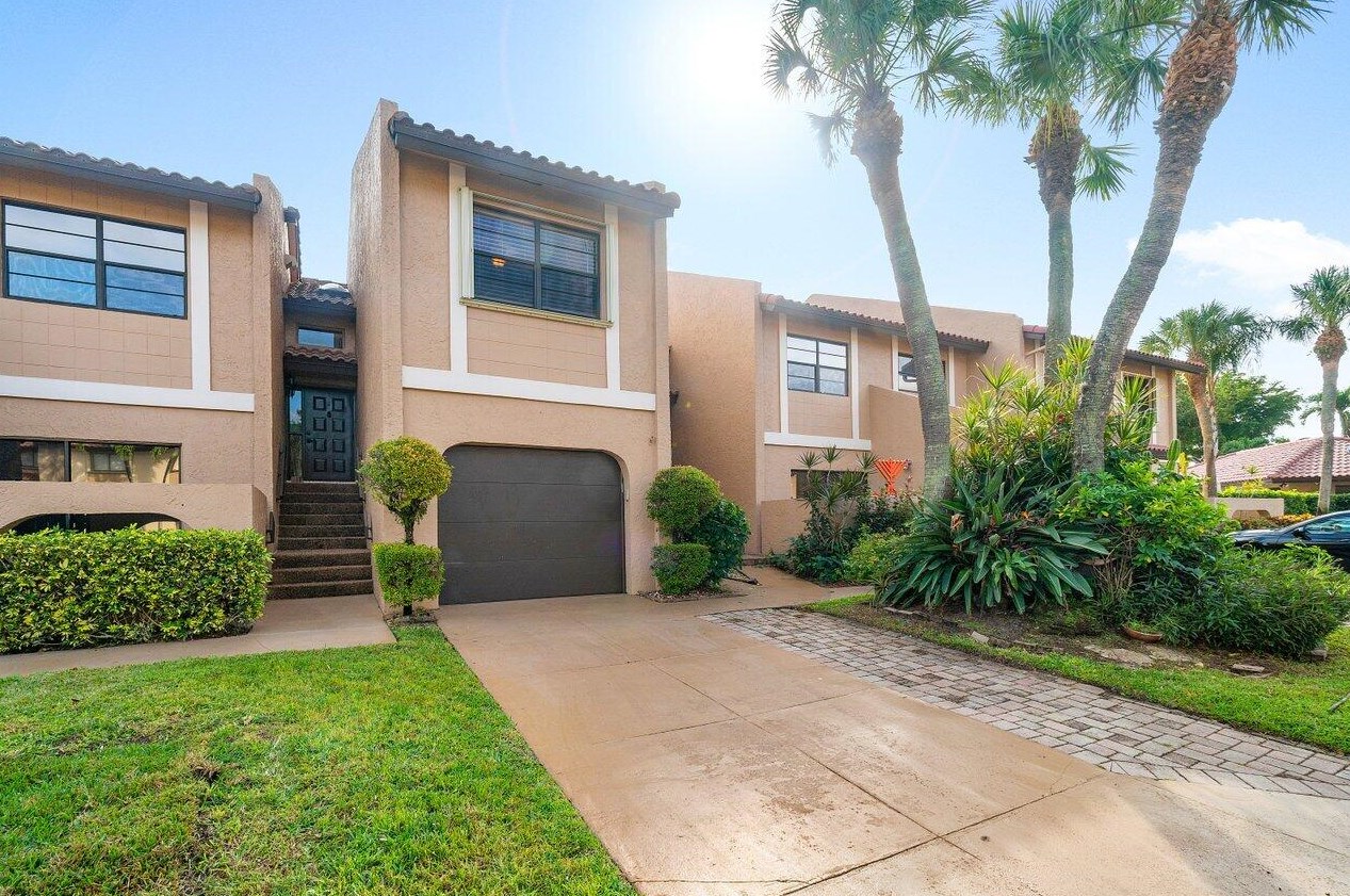 21092 Las Brisas Cir, Boca Raton FL  33433-4820 exterior