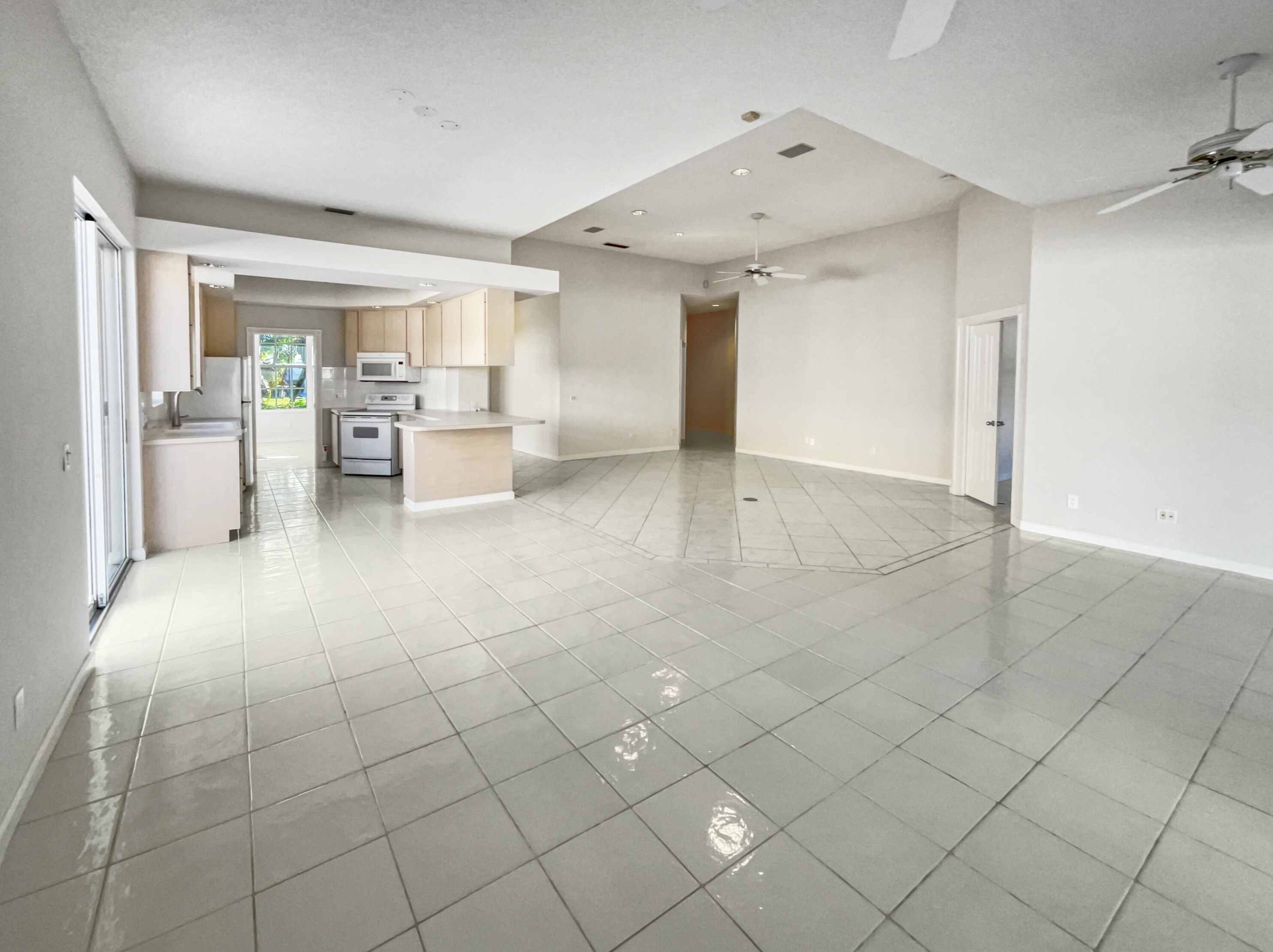 296 Bentley Cir, Fort Pierce FL  34986-2456 exterior