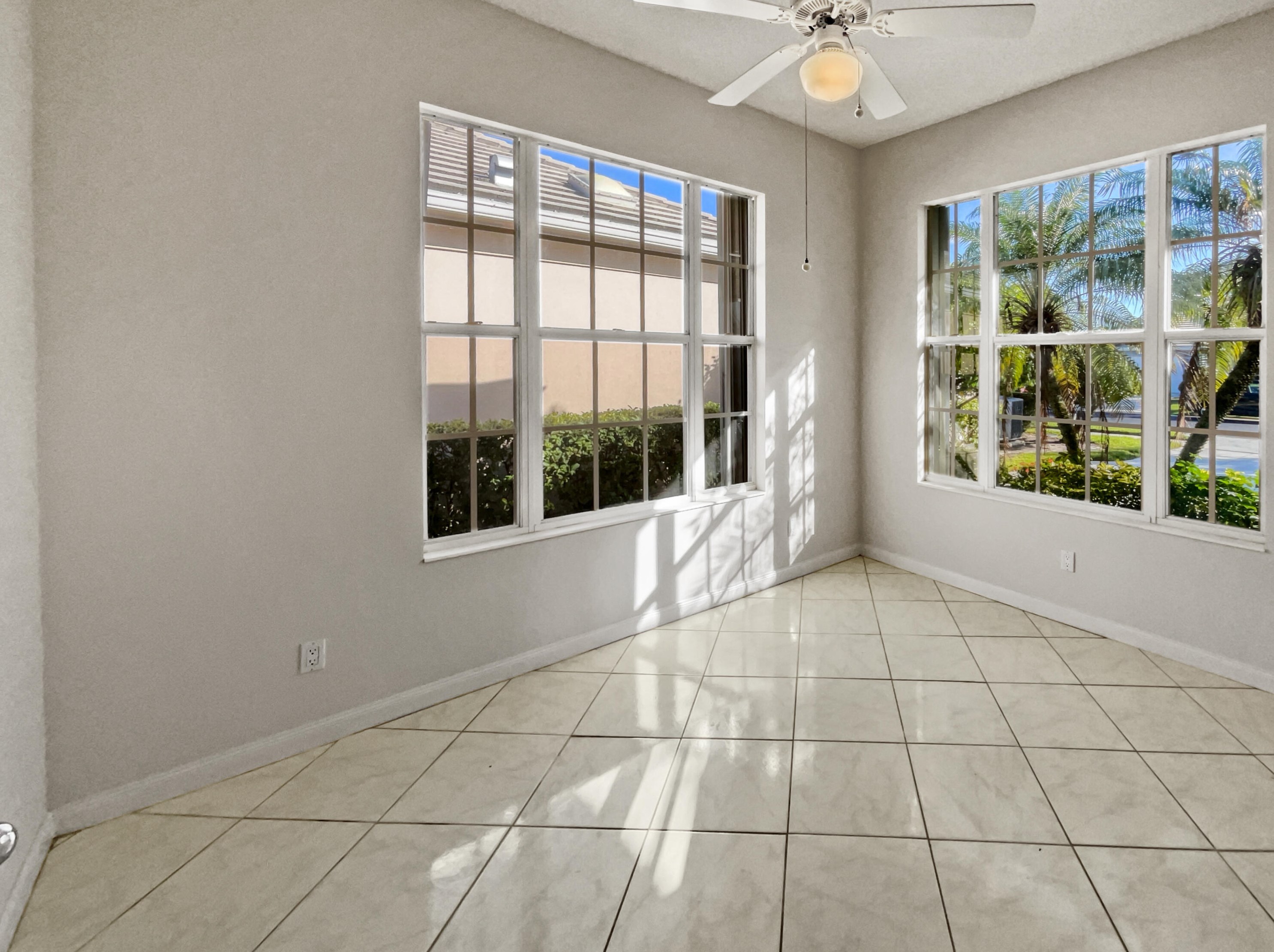 296 Bentley Cir, Fort Pierce FL  34986-2456 exterior