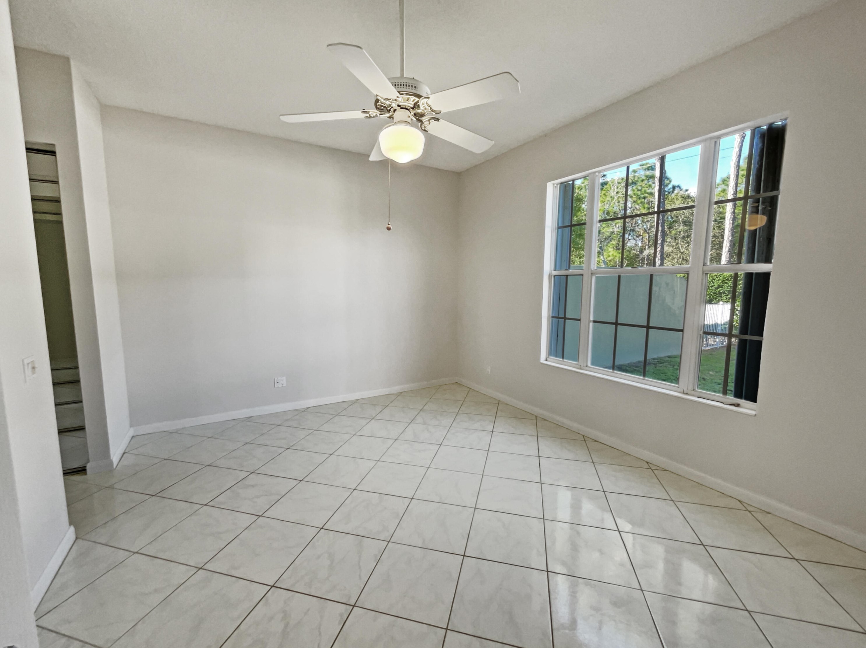 296 Bentley Cir, Fort Pierce FL  34986-2456 exterior
