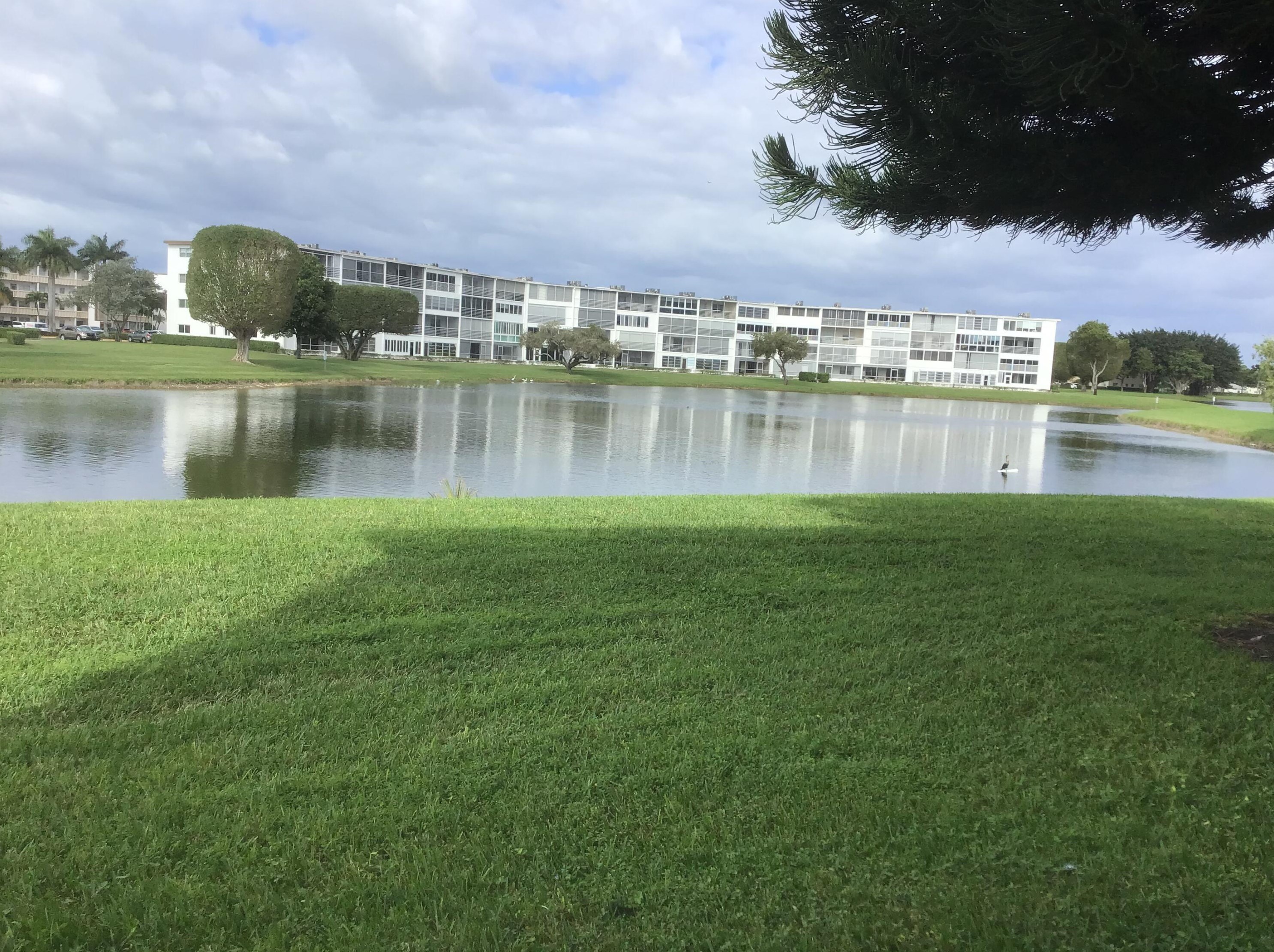 1036 Hythe B, Boca Raton FL  33434-4604 exterior