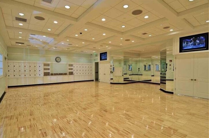 6910 Fairway Lk Dr, Boynton Beach FL 33472-6807 exterior