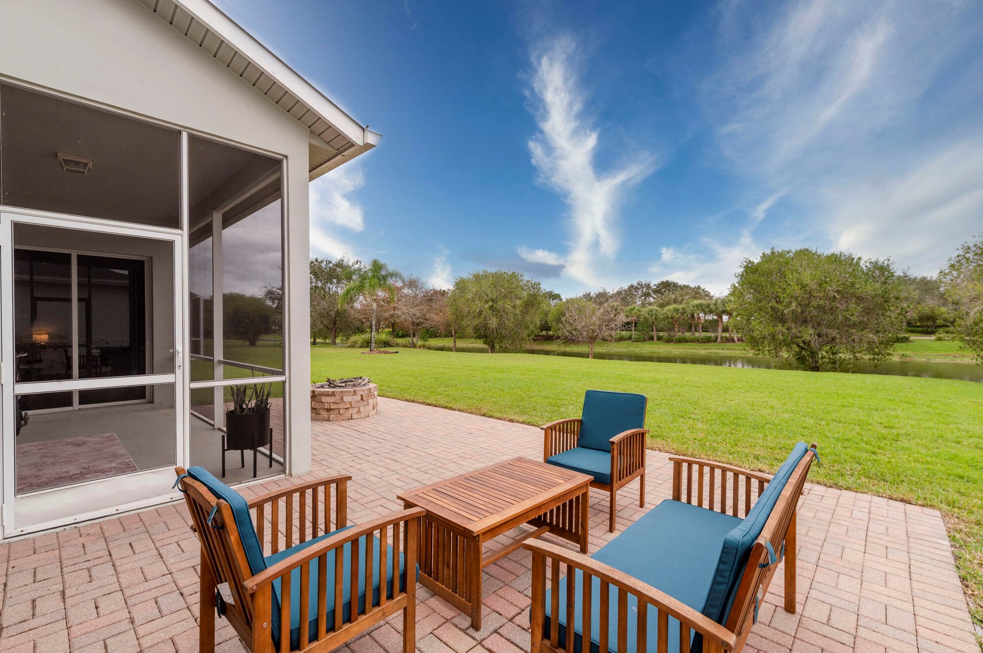 10691 Waterway Ln, Fort Pierce FL  34987-1910 exterior