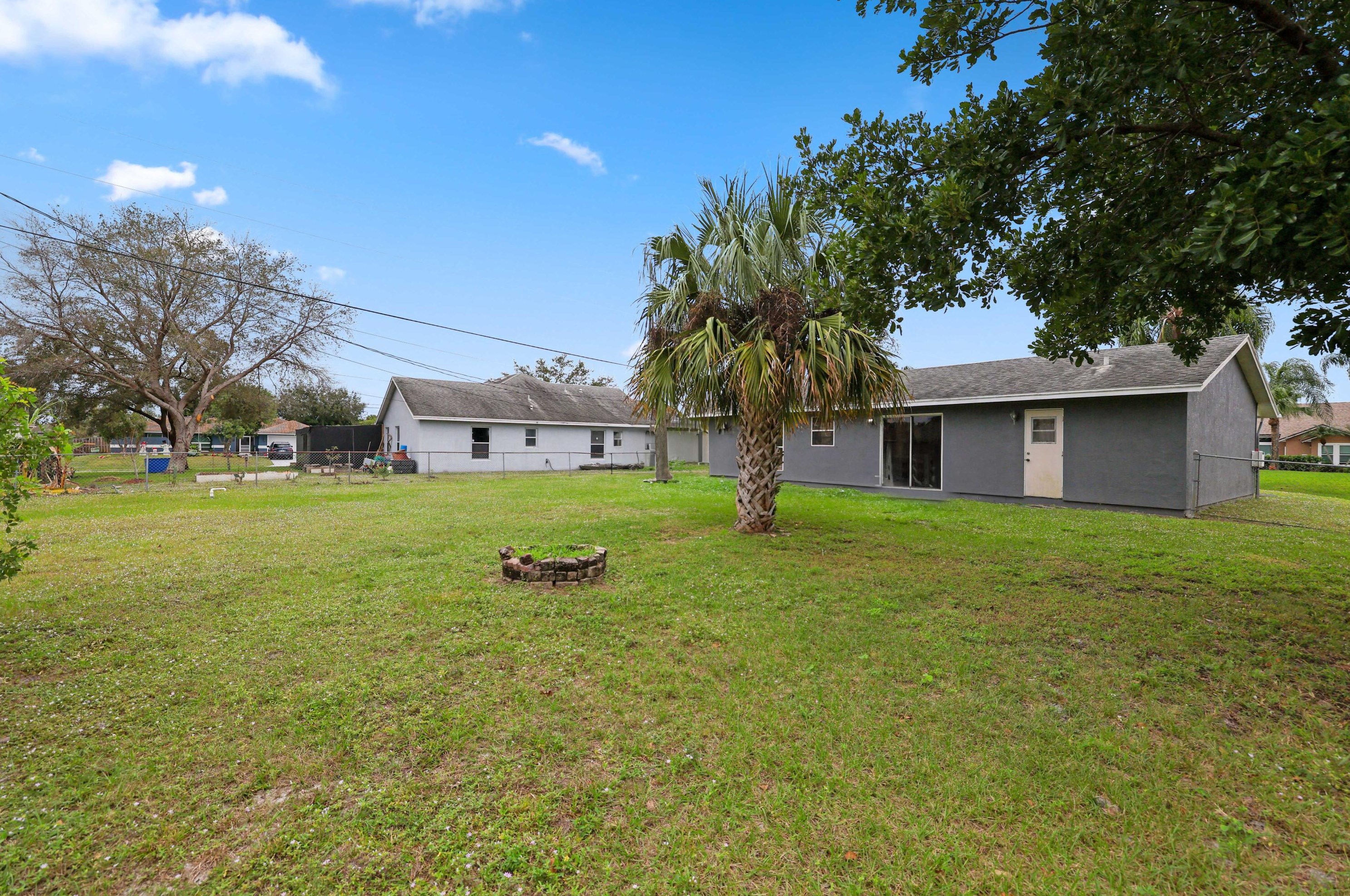 707 Ancona Rd, Fort Pierce FL  34953-1990 exterior