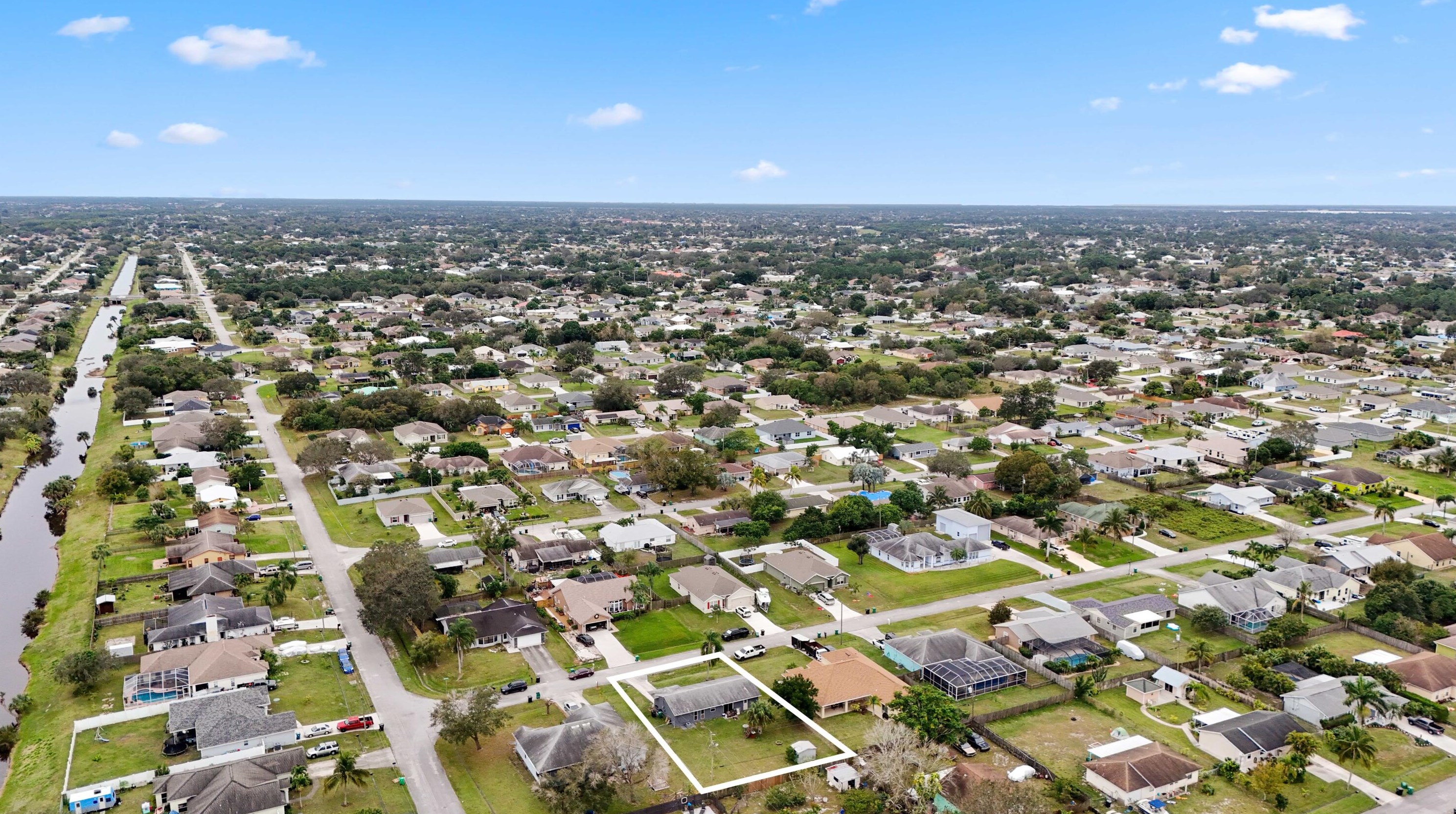 707 Ancona Rd, Fort Pierce FL  34953-1990 exterior