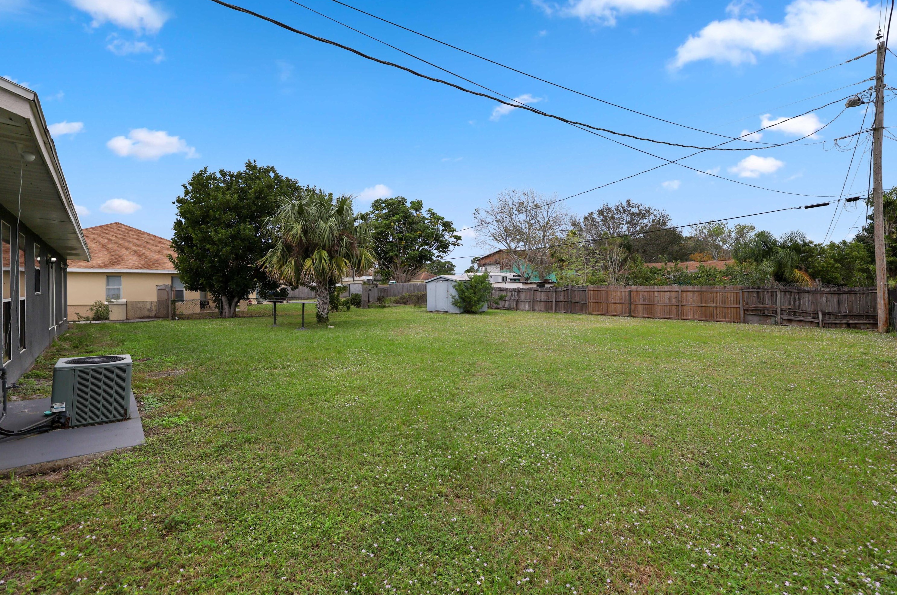 707 Ancona Rd, Fort Pierce FL  34953-1990 exterior