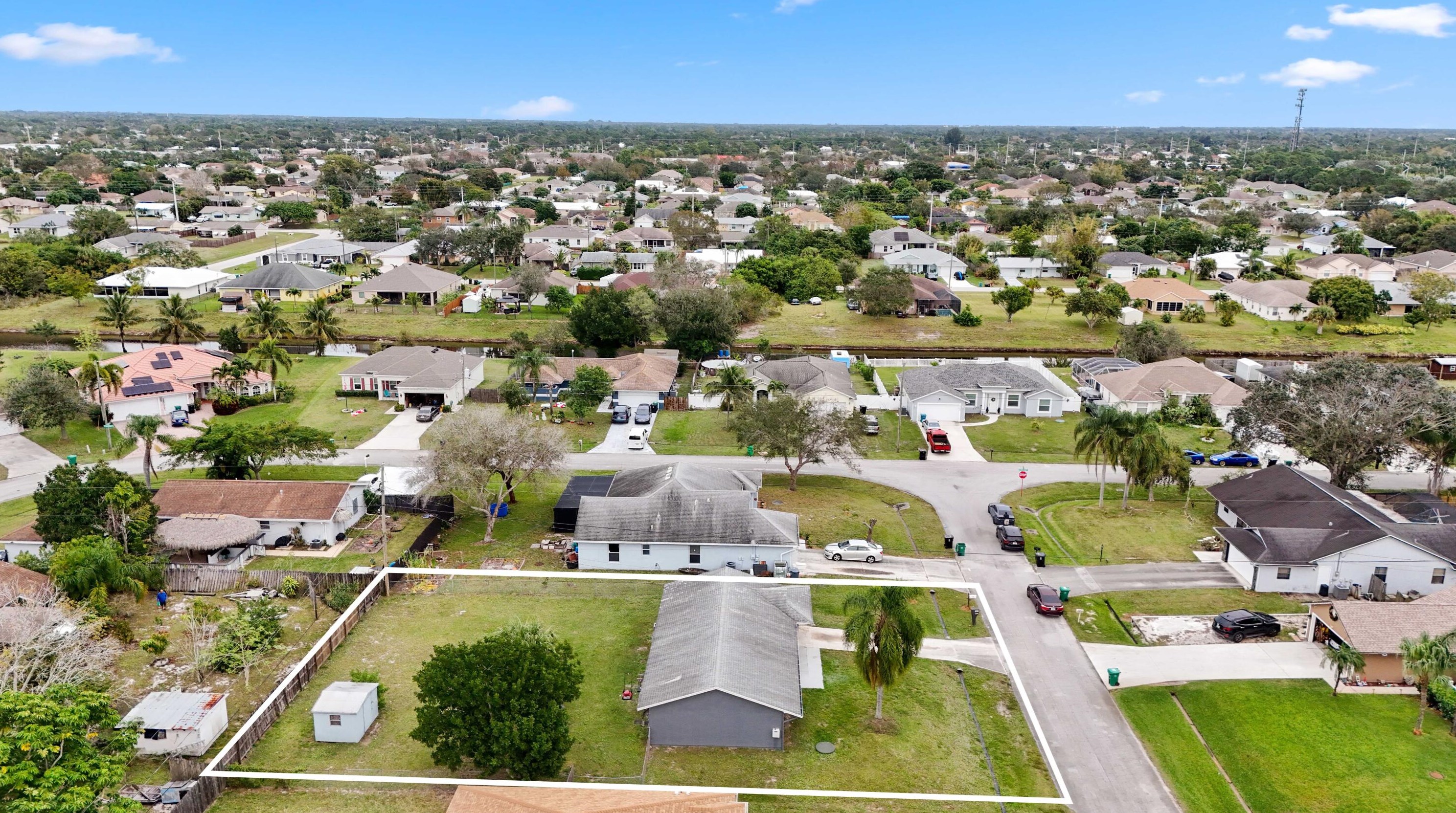 707 Ancona Rd, Fort Pierce FL  34953-1990 exterior