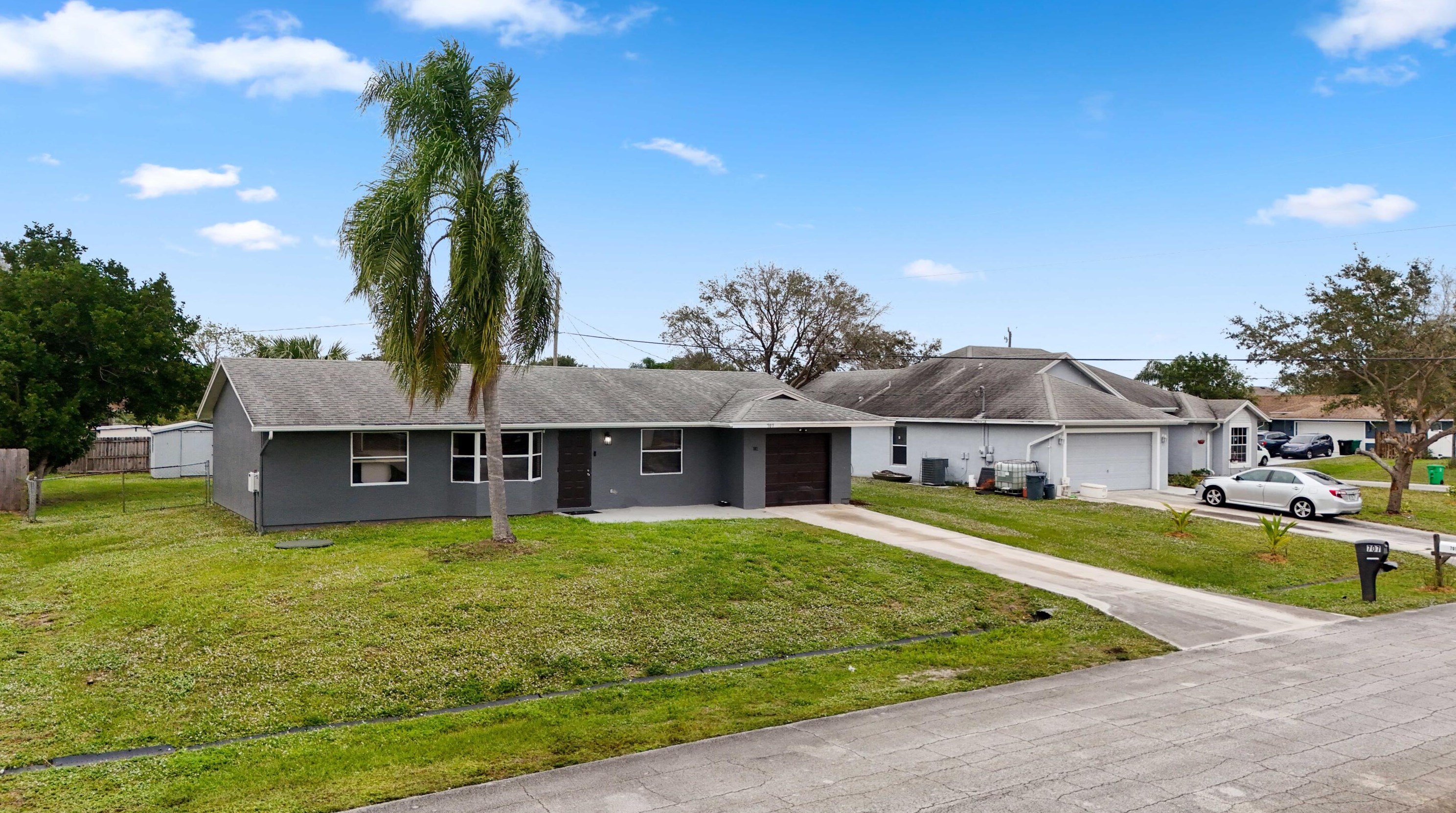 707 Ancona Rd, Fort Pierce FL  34953-1990 exterior