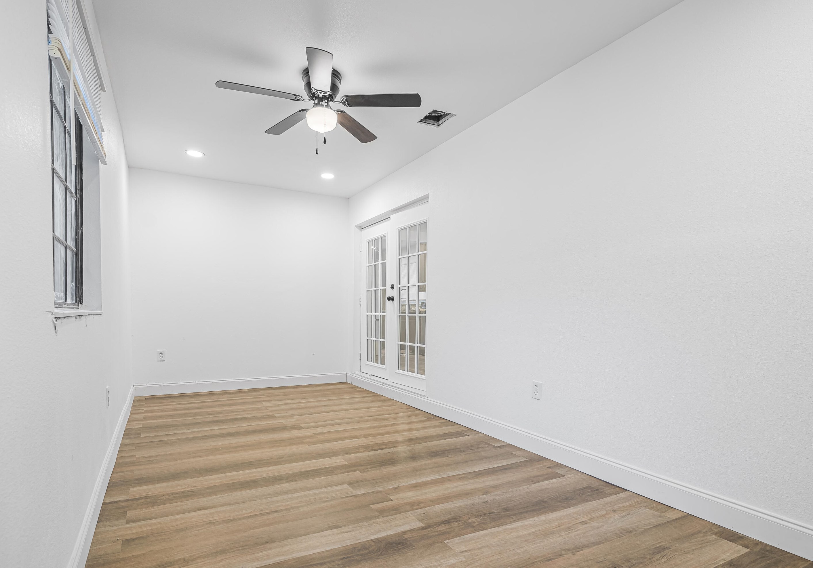 102 41st St, Fort Pierce FL  34947-2587 exterior