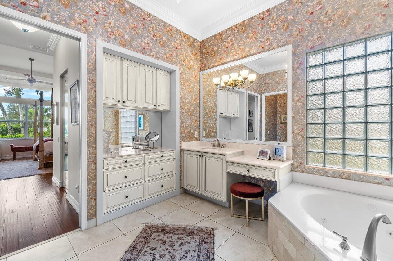 10823 Broadview Bay Pt, Boynton Beach FL  33473-4904 exterior