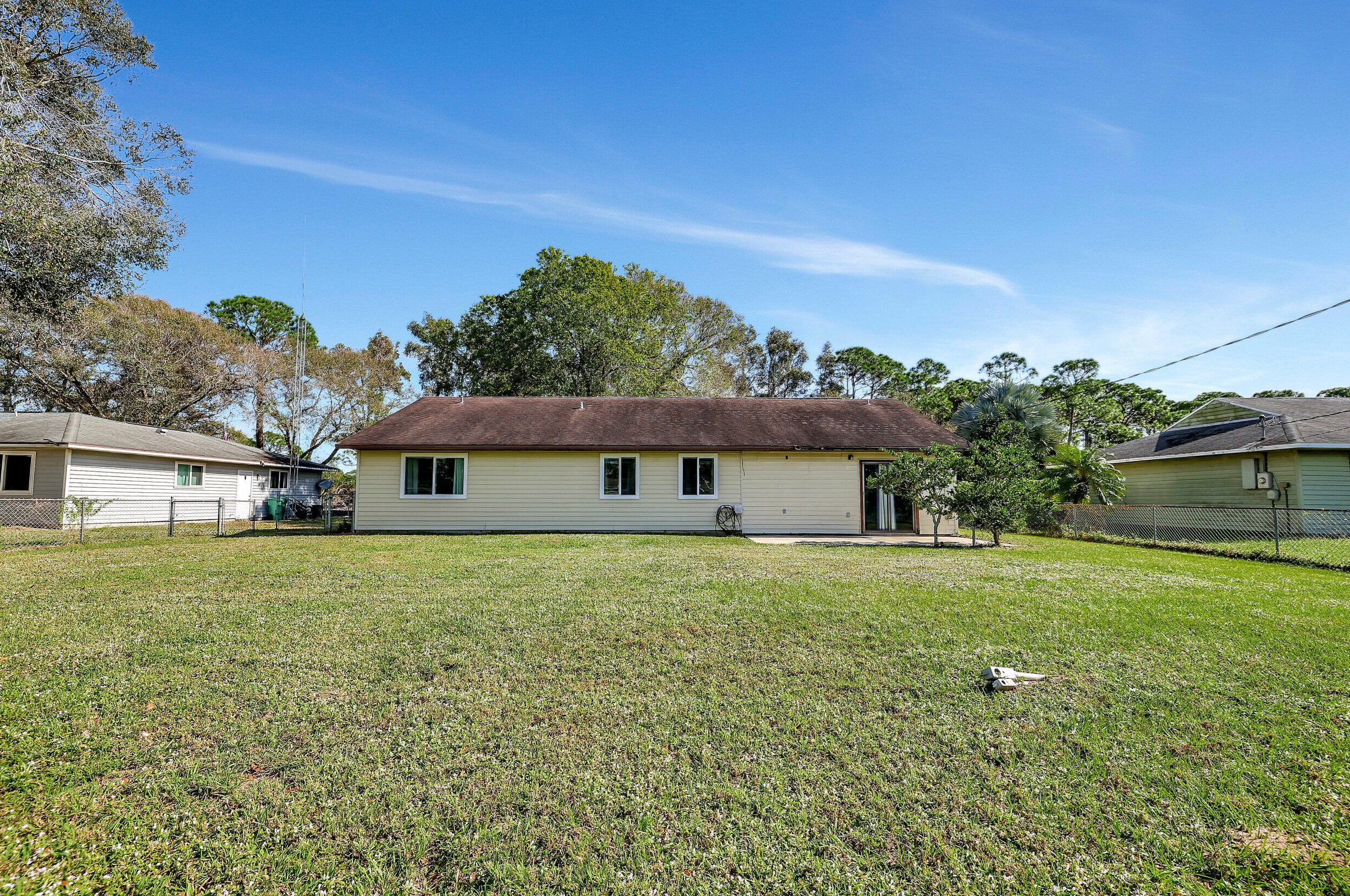 2807 27th St, Fort Pierce FL  34981-6055 exterior