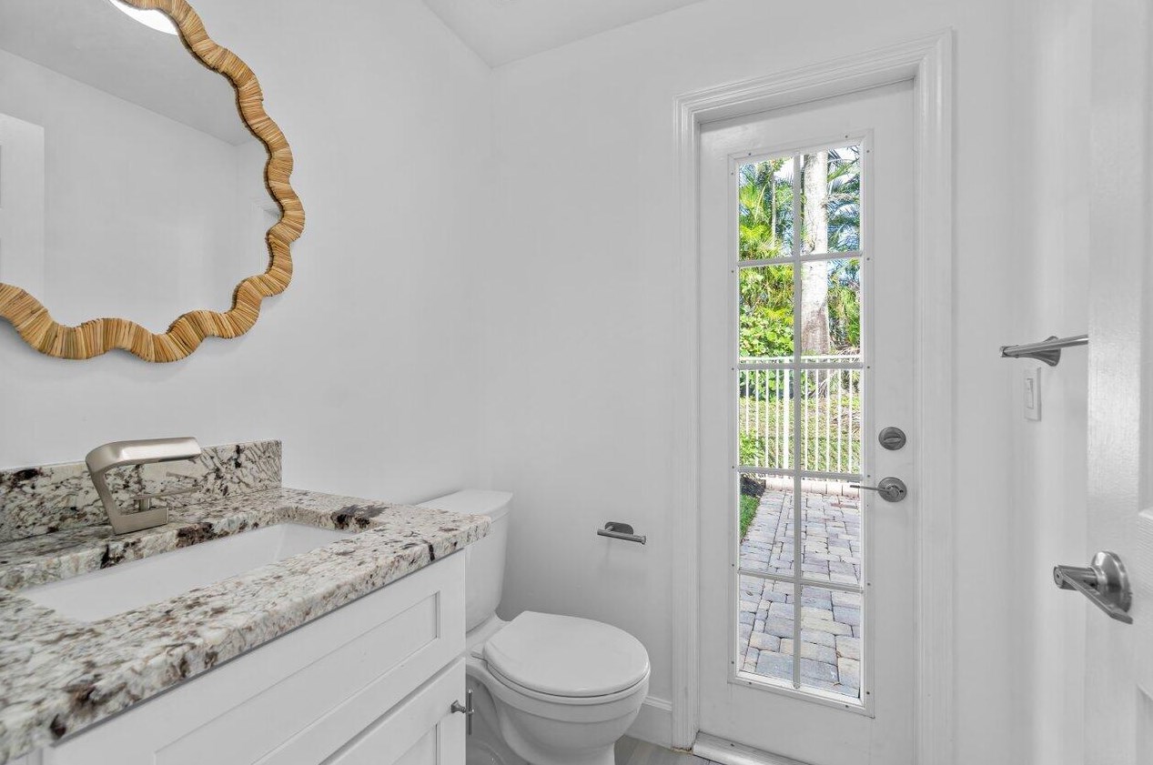 5954 Las Colinas Cir, Lake Worth FL  33463-6559 exterior