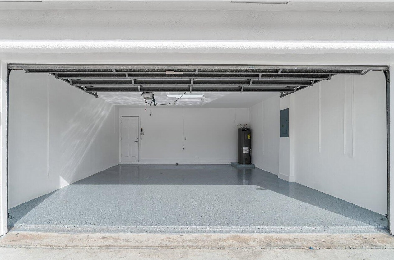 5954 Las Colinas Cir, Lake Worth FL  33463-6559 exterior