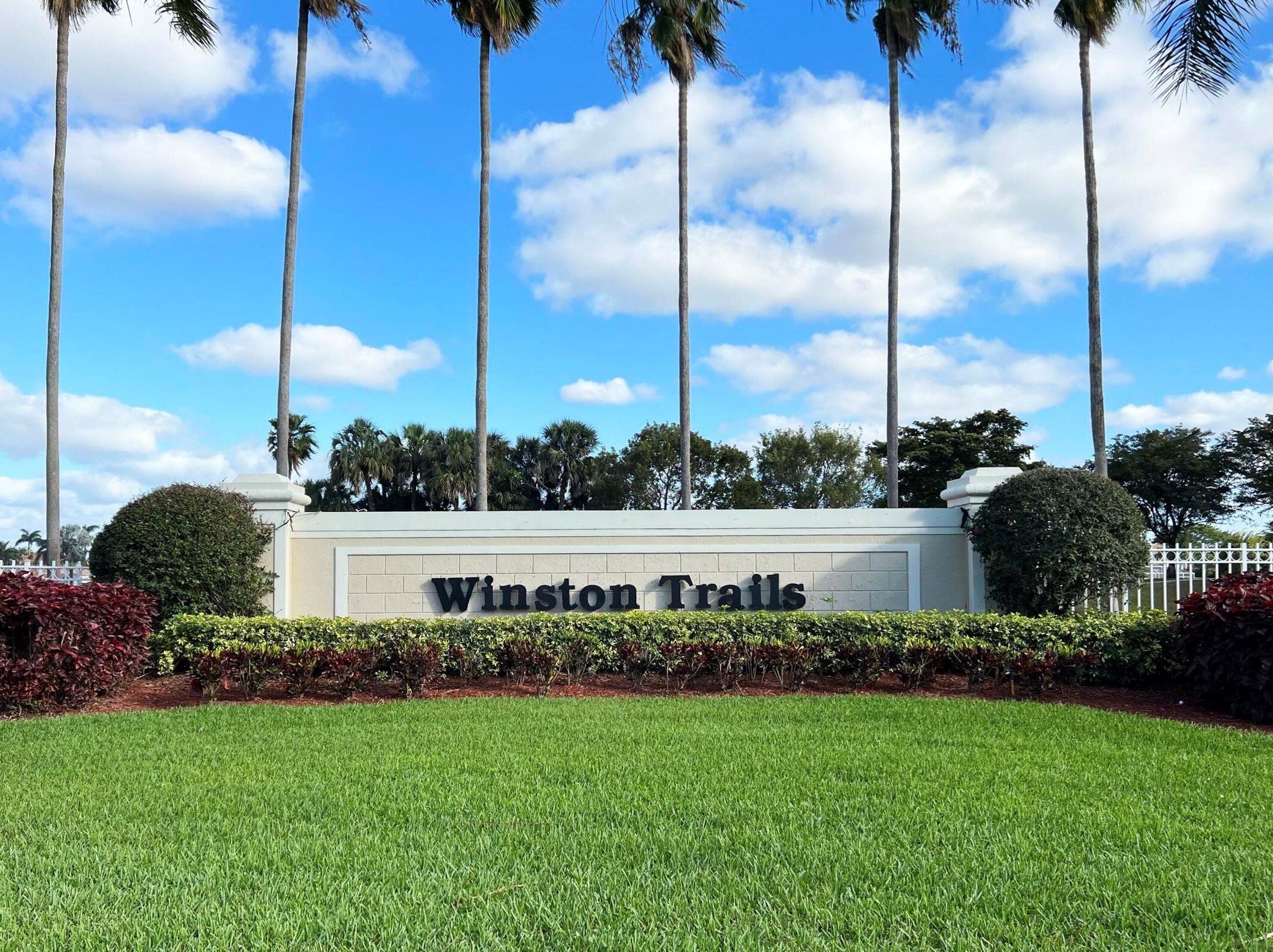 5954 Las Colinas Cir, Lake Worth FL  33463-6559 exterior