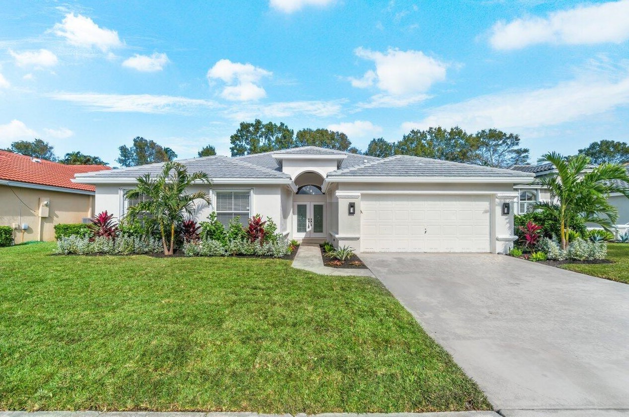 5954 Las Colinas Cir, Lake Worth FL  33463-6559 exterior