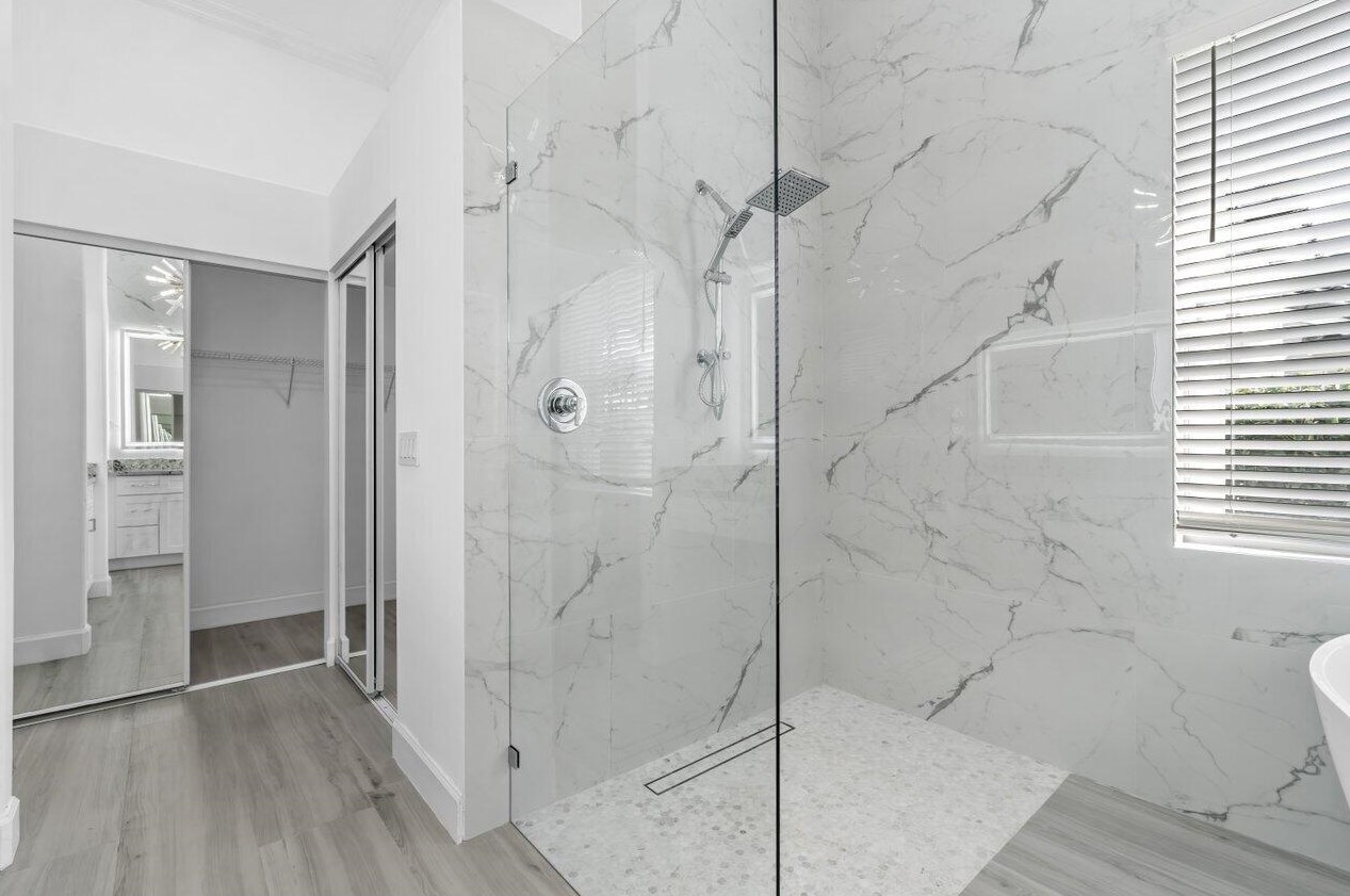 5954 Las Colinas Cir, Lake Worth FL  33463-6559 exterior