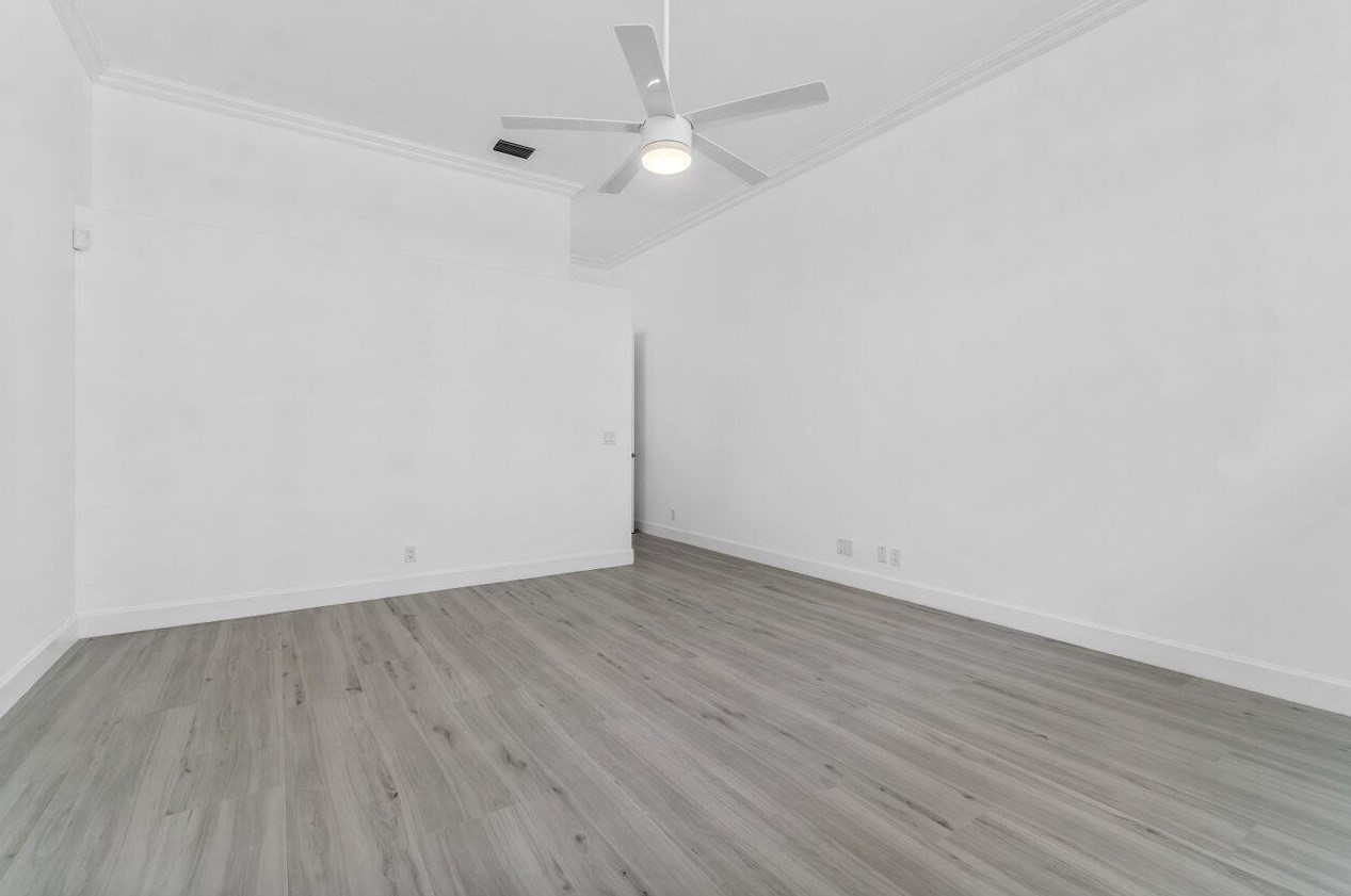 5954 Las Colinas Cir, Lake Worth FL  33463-6559 exterior