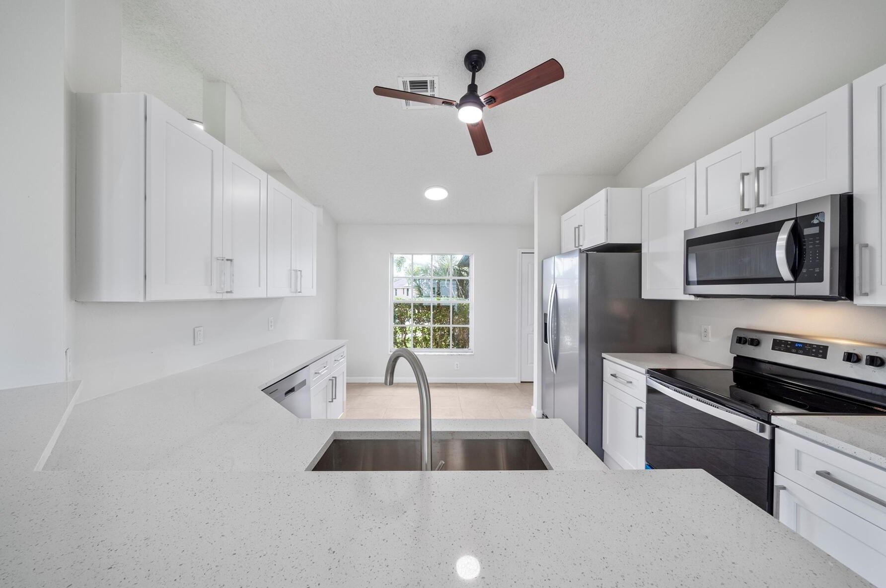 4570 Log Ct, Fort Pierce FL  34953-7547 exterior