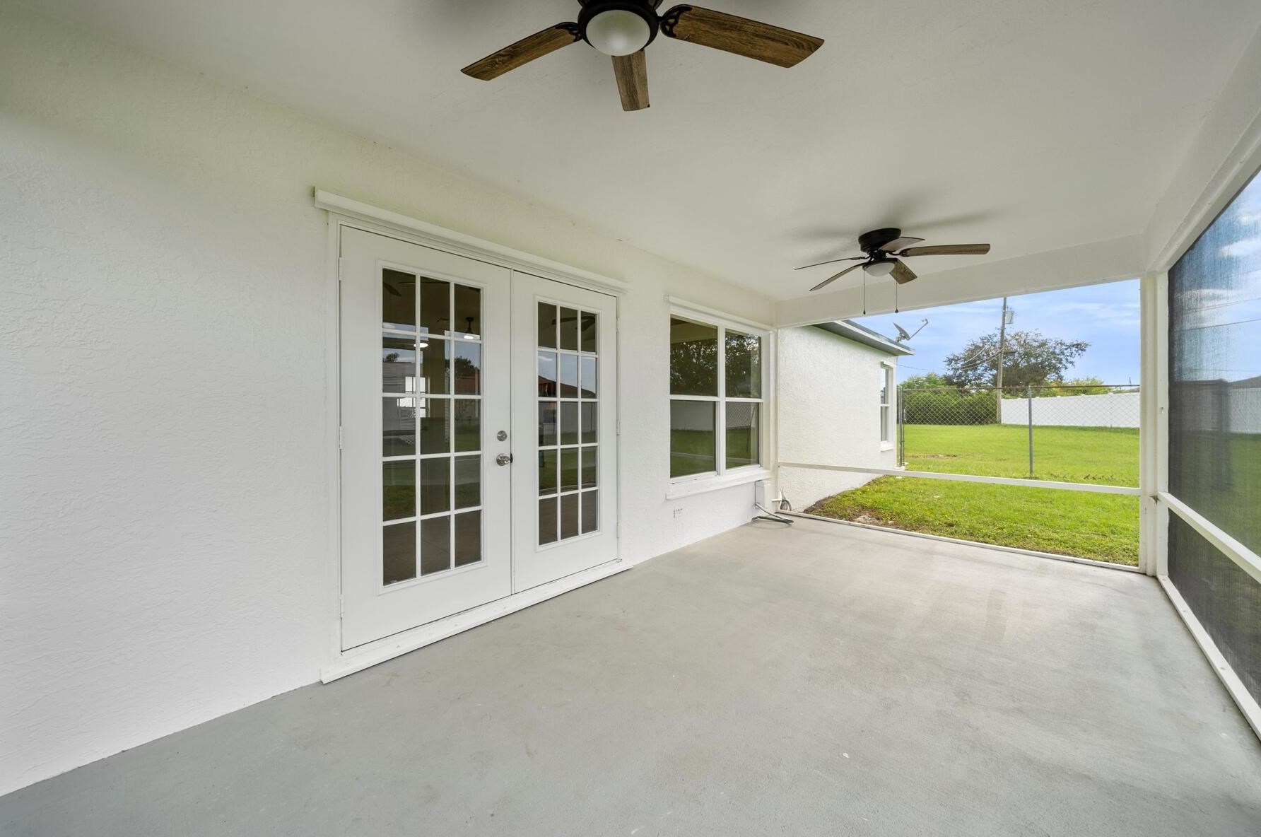 4570 Log Ct, Fort Pierce FL  34953-7547 exterior