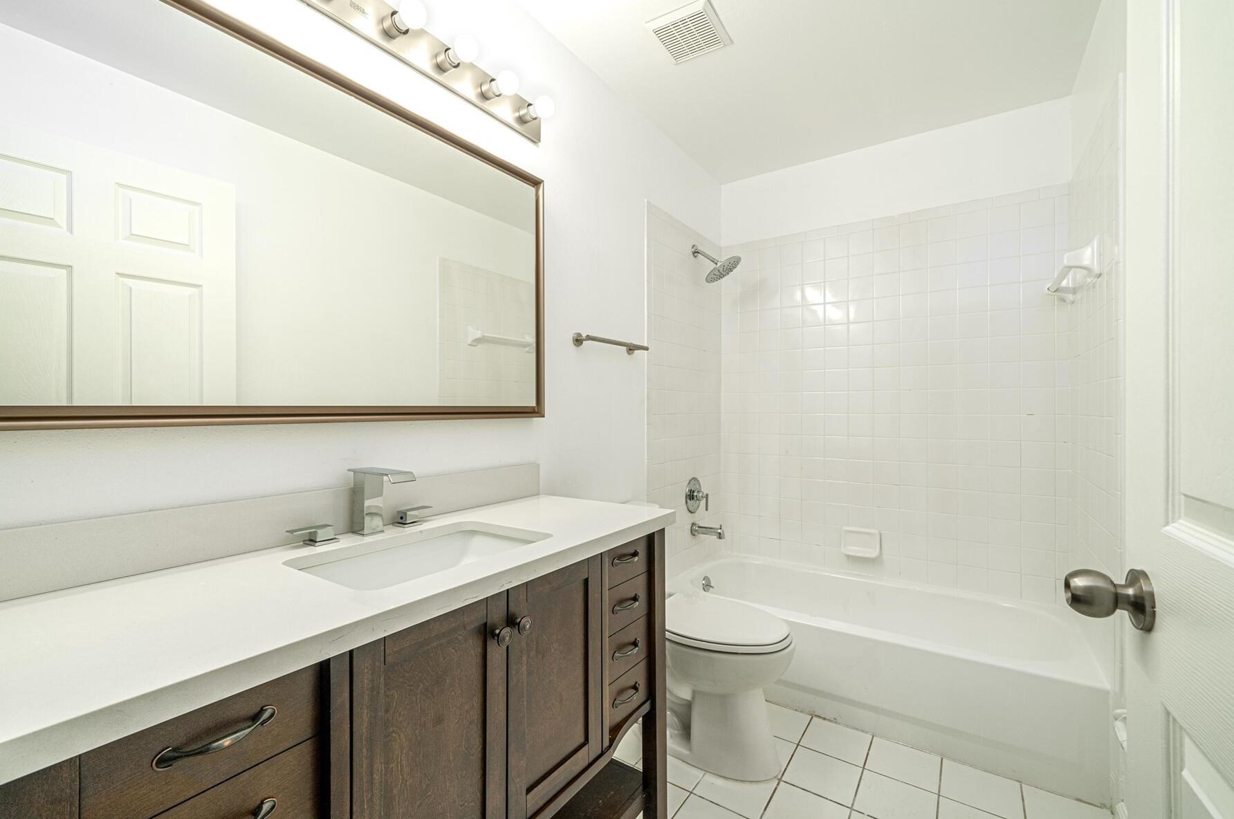 4570 Log Ct, Fort Pierce FL  34953-7547 exterior