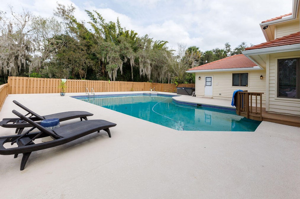 5155 Palmetto Ave, Fort Pierce FL  34982-7266 exterior