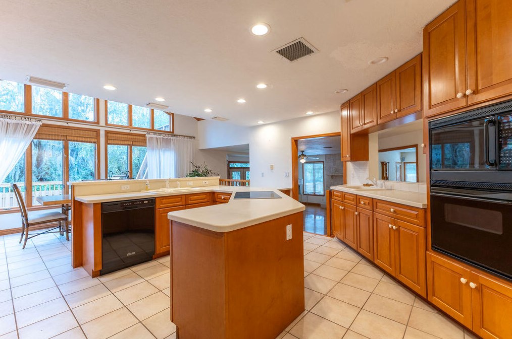 5155 Palmetto Ave, Fort Pierce FL  34982-7266 exterior