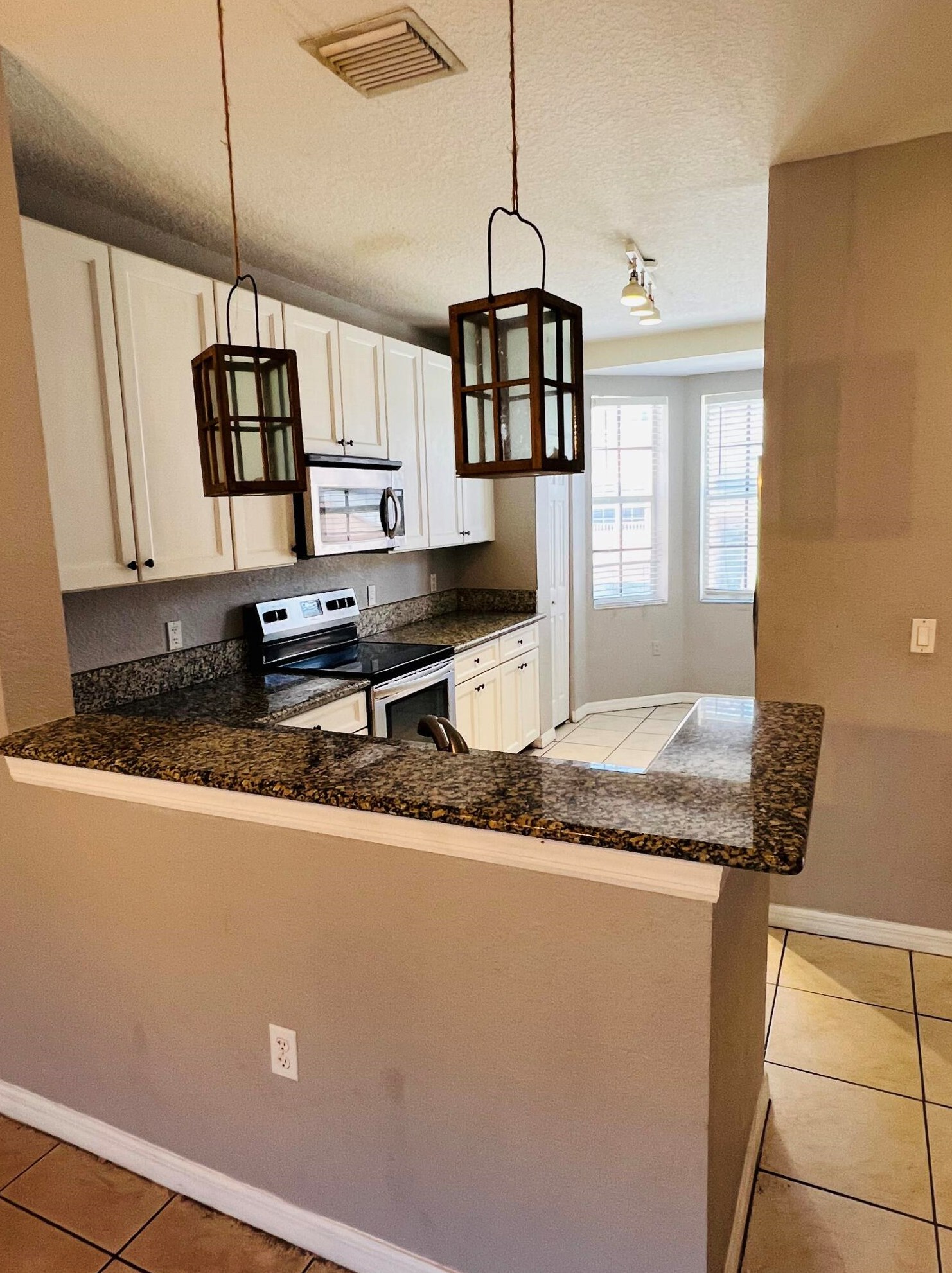 1942 5 St, Boynton Beach FL 33435-7506 exterior