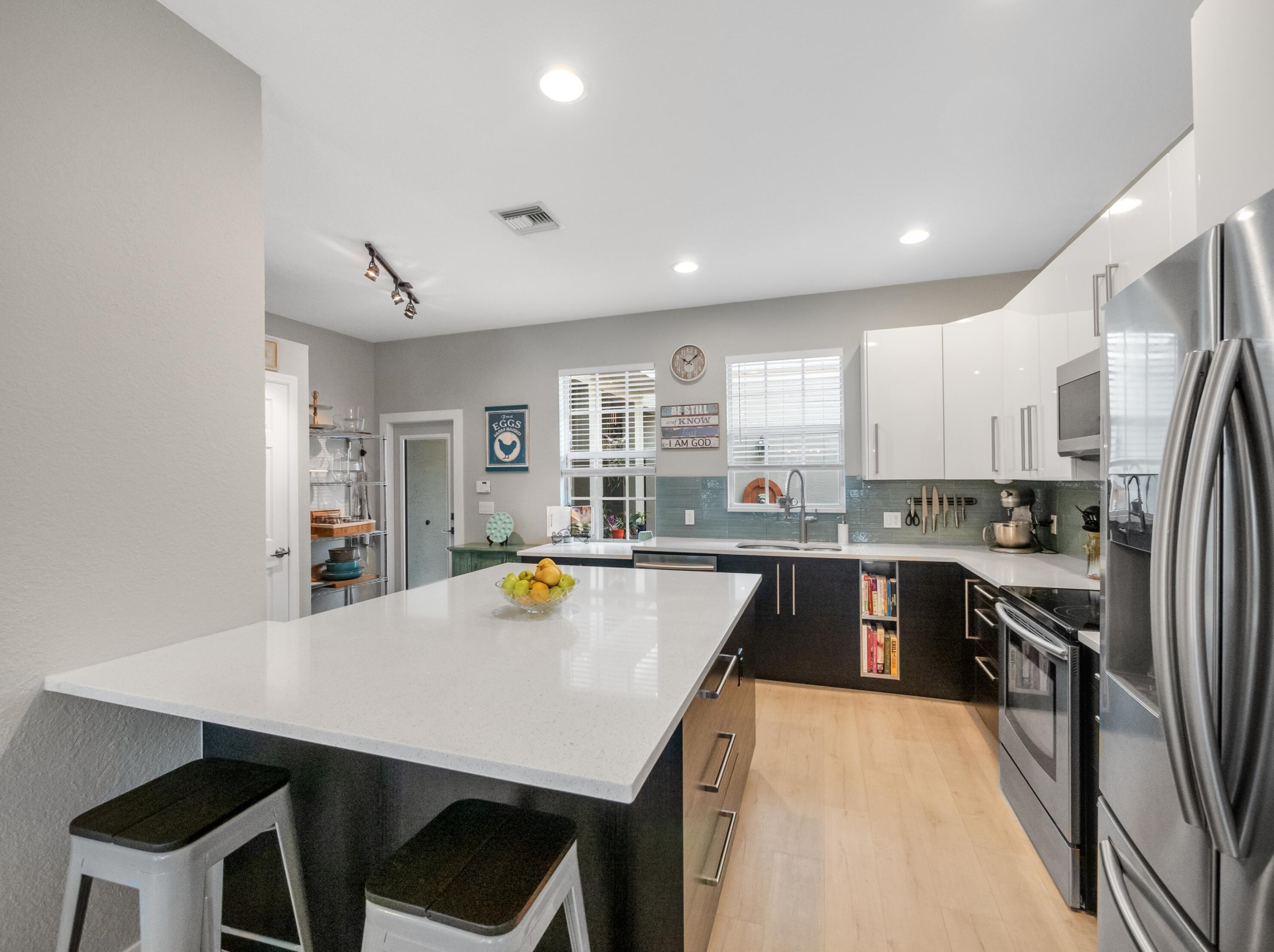 204 Thatch Palm Cir, Jupiter FL  33458-7177 exterior